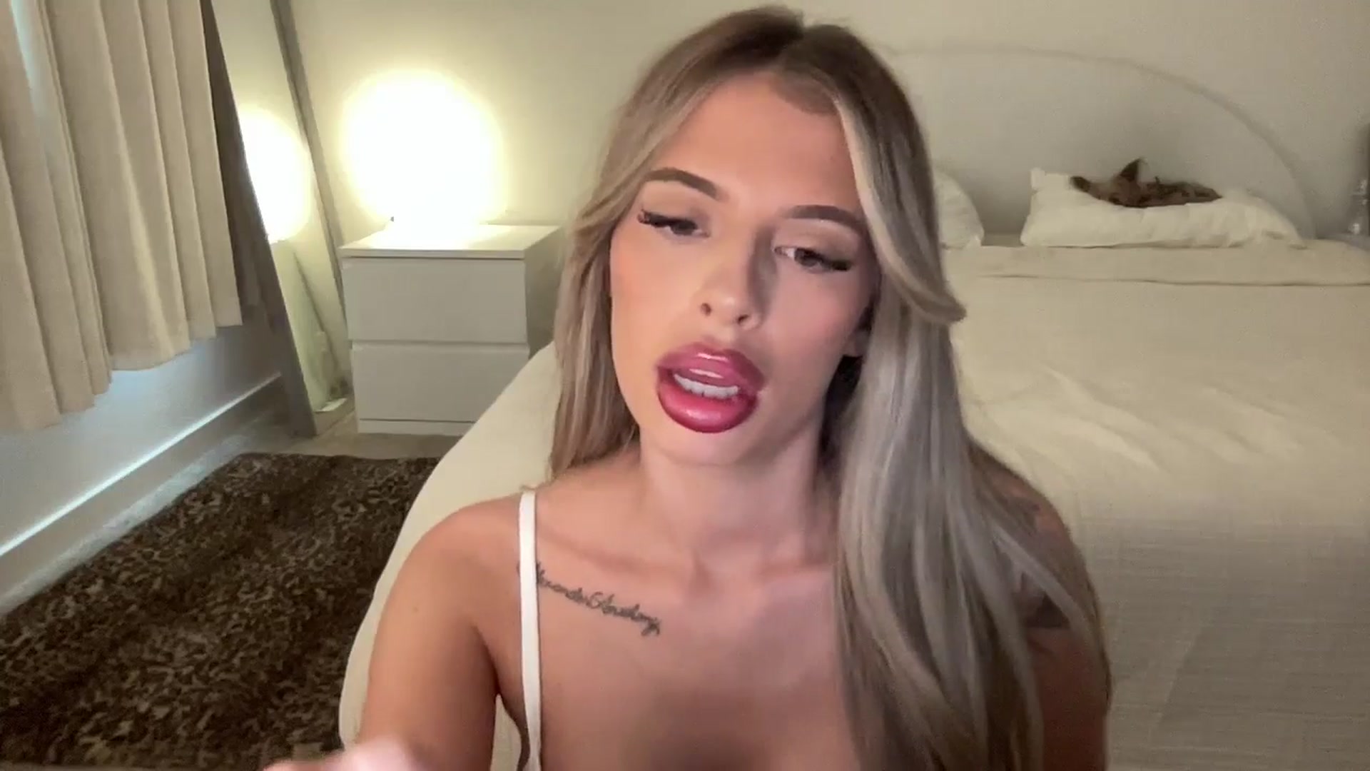 Gallery image thumbnail from aryaaxo's myfreecams stream on, 12/01/2025, 22:34 image 3 of 20