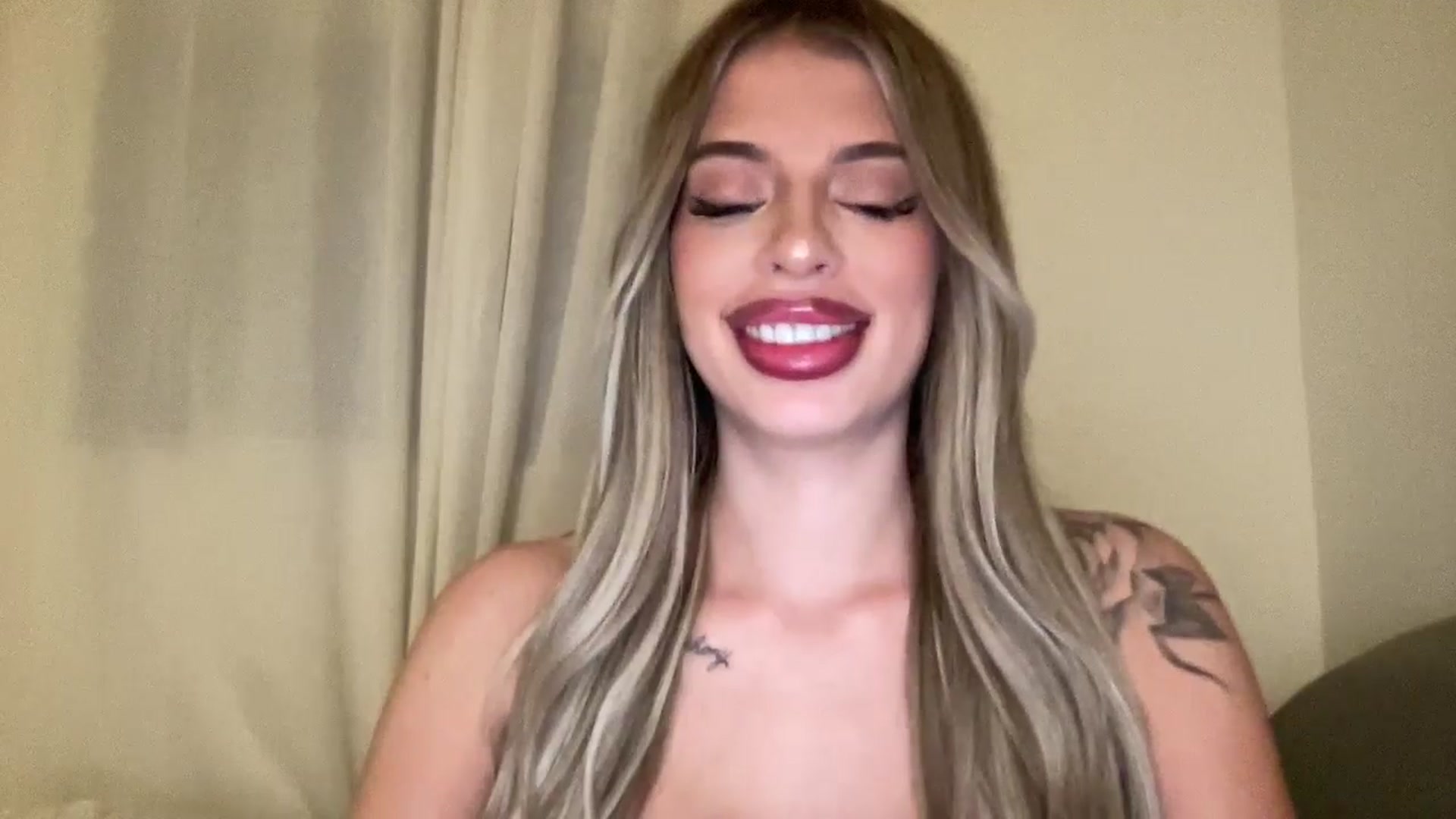 Gallery image thumbnail from aryaaxo's myfreecams stream on, 12/02/2025, 08:13 image 20 of 20