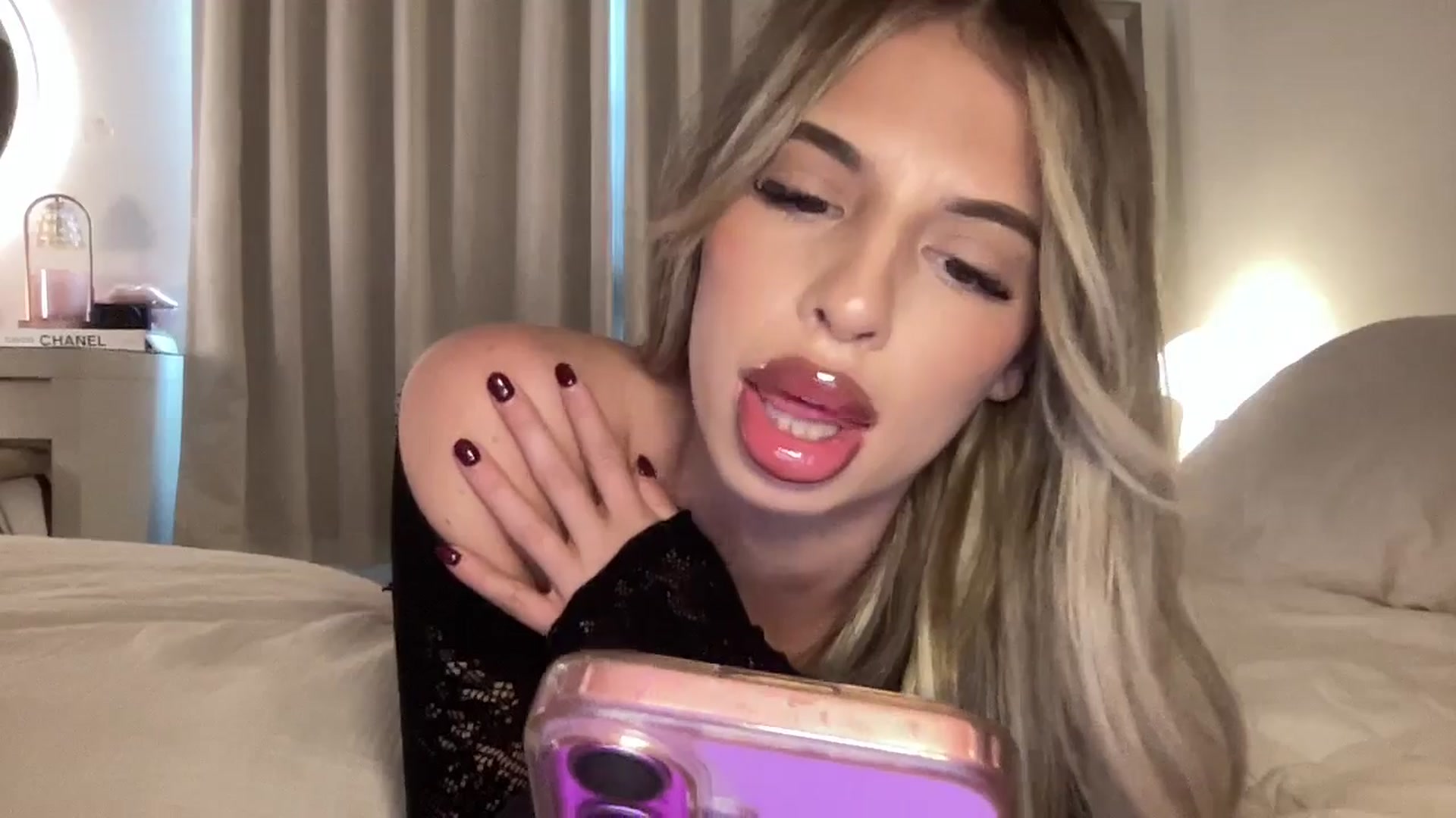 Gallery image thumbnail from aryaaxo's myfreecams stream on, 12/02/2025, 22:32 image 7 of 20