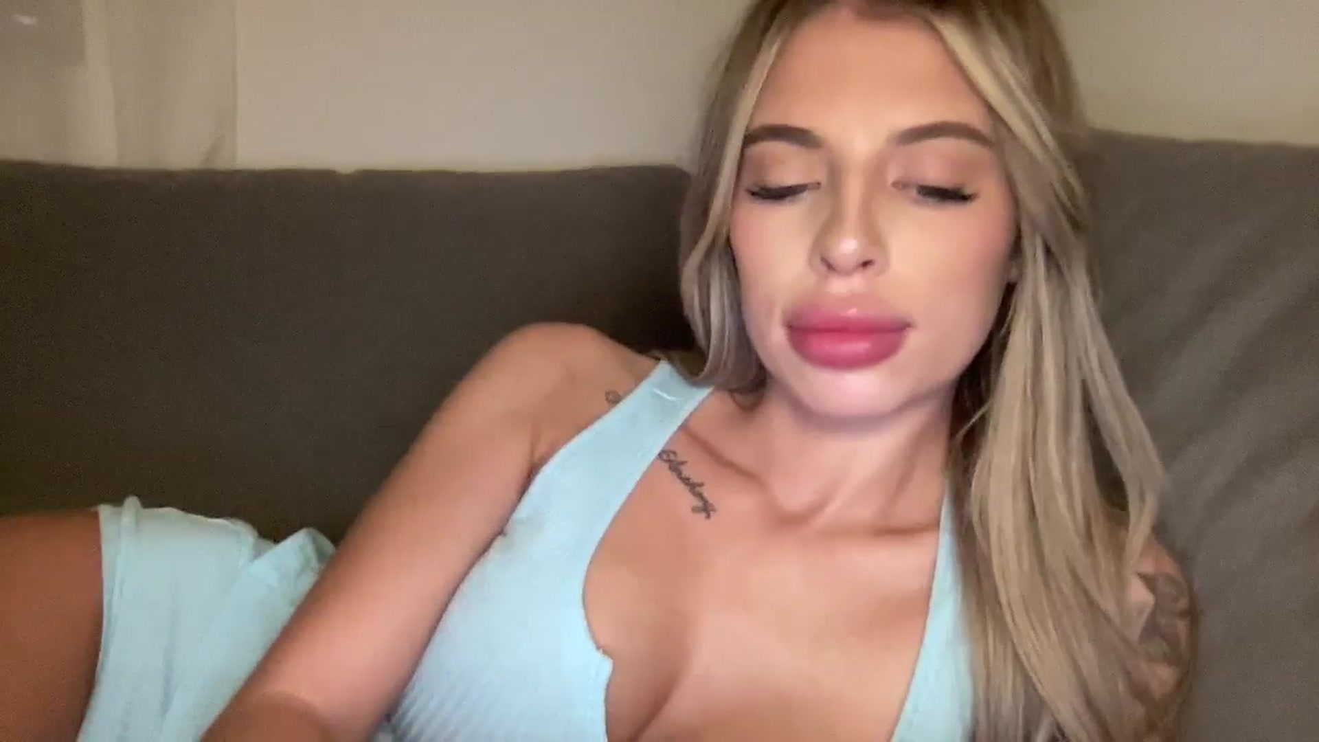 Gallery image thumbnail from aryaaxo's myfreecams stream on, 12/11/2025, 06:56 image 4 of 20