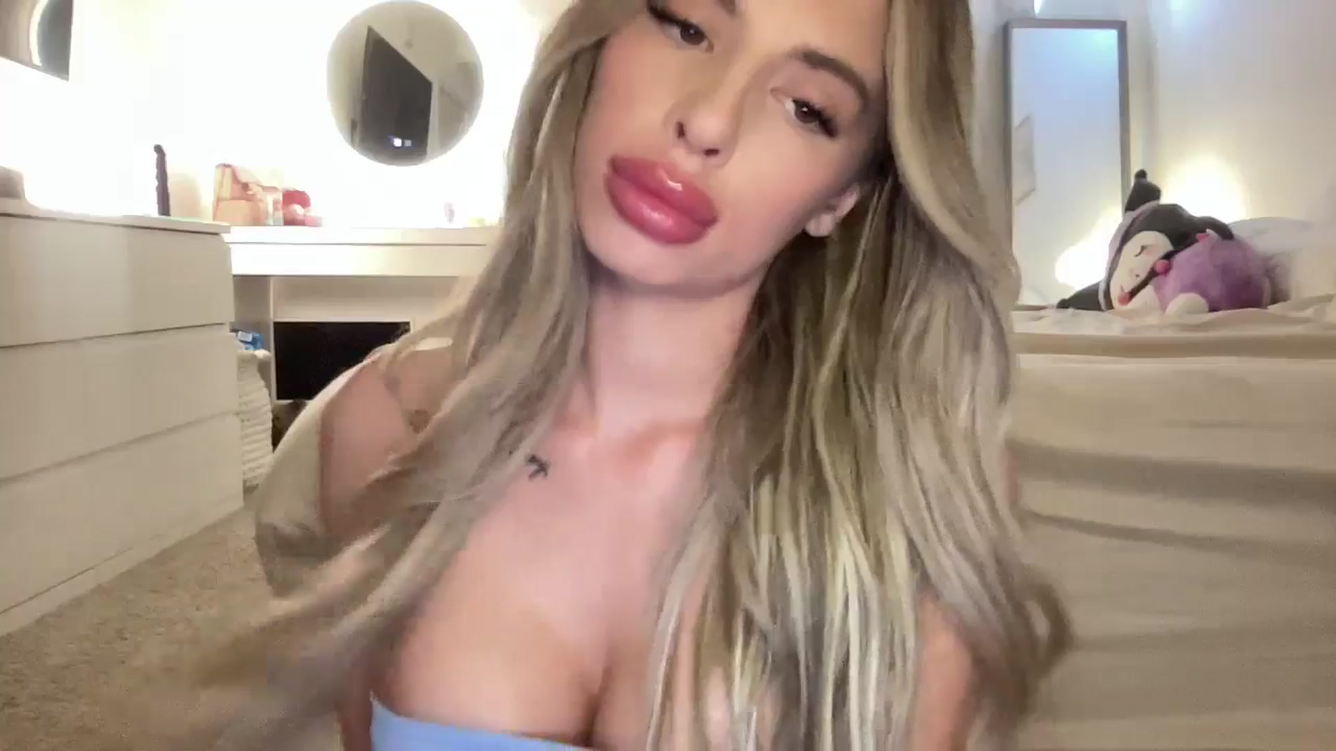 Gallery image thumbnail from aryaaxo's myfreecams stream on, 12/16/2025, 22:41 image 2 of 20