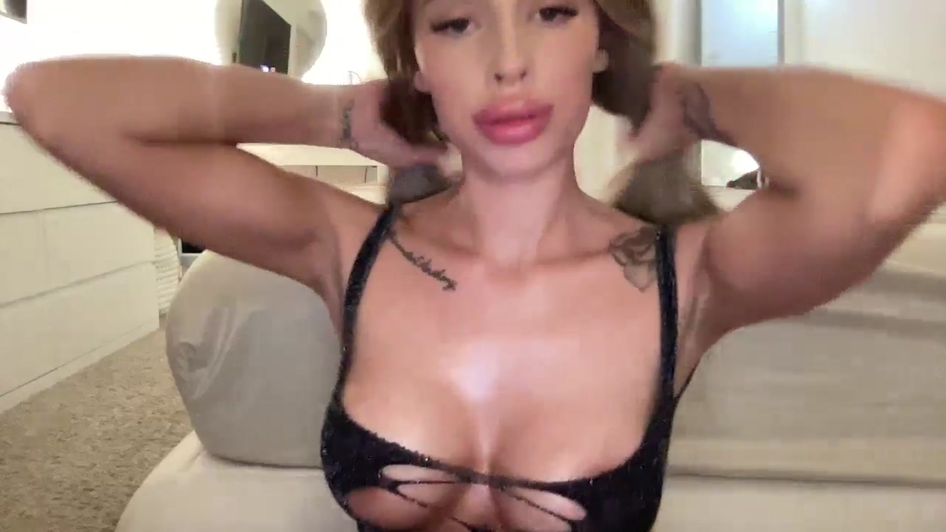 Gallery image thumbnail from aryaaxo's myfreecams stream on, 12/16/2025, 22:43 image 9 of 20