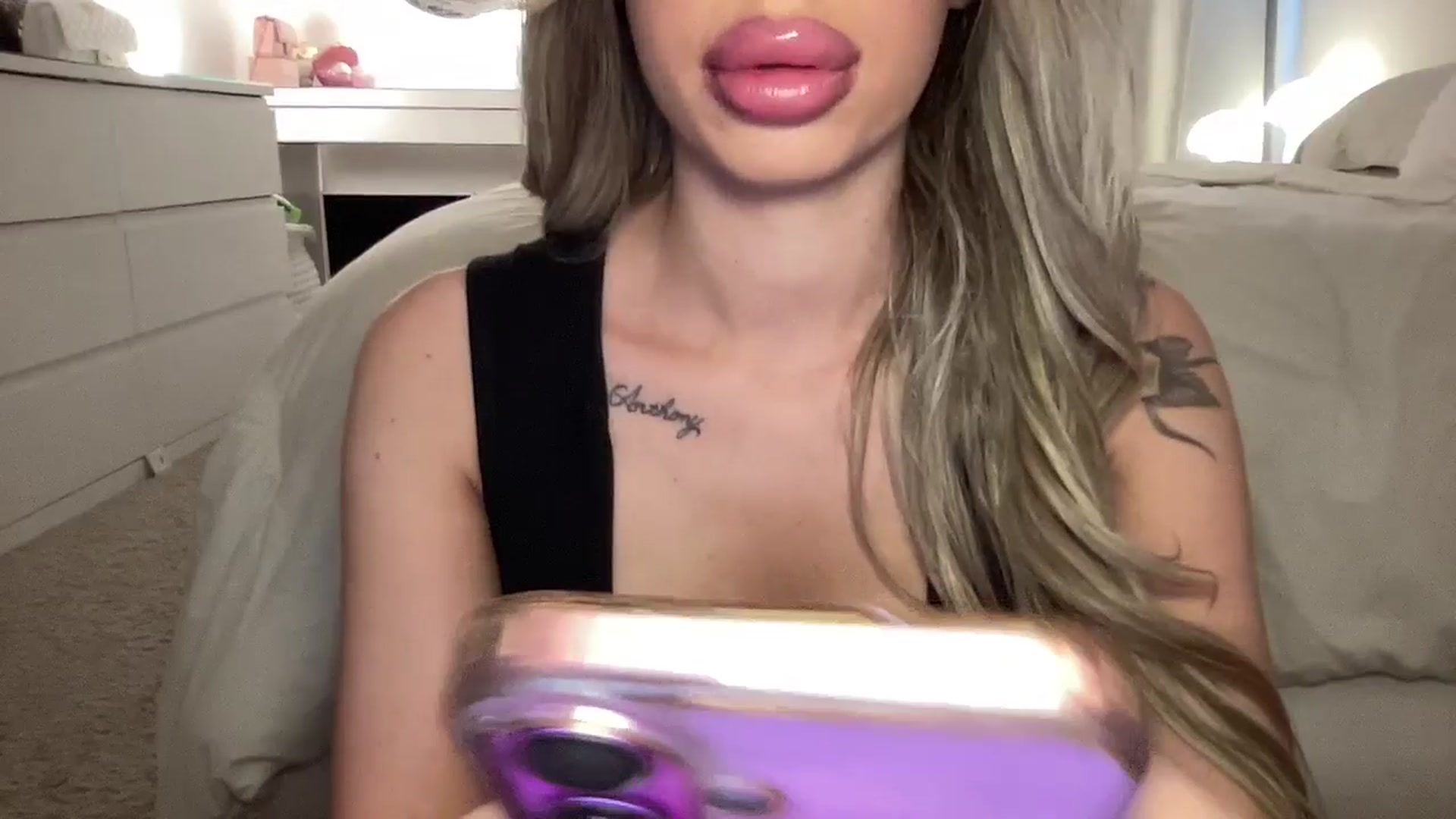 Gallery image thumbnail from aryaaxo's myfreecams stream on, 01/14/2026, 19:23 image 19 of 20