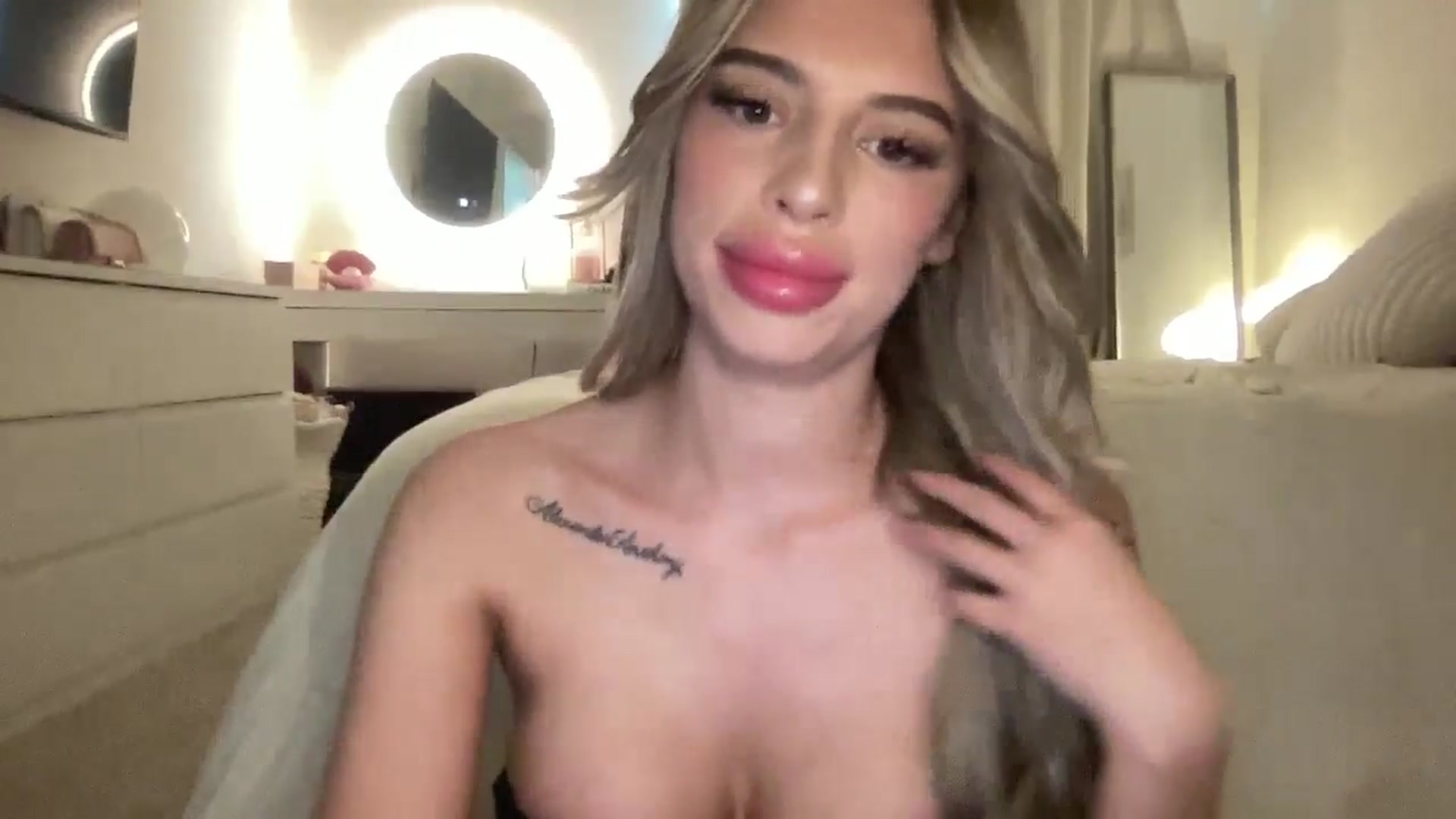 Gallery image thumbnail from aryaaxo's myfreecams stream on, 01/22/2026, 22:10 image 5 of 20