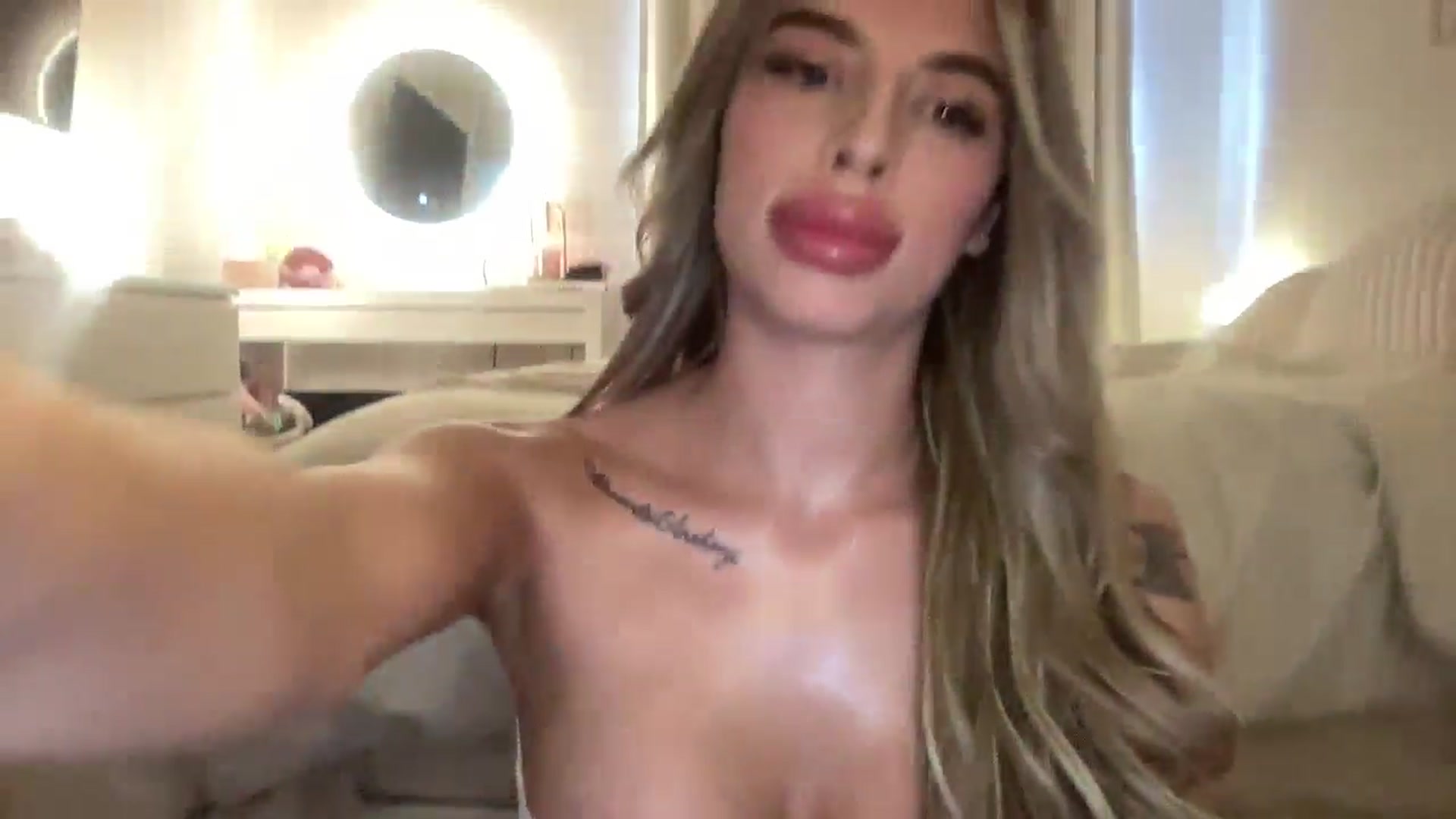 Gallery image thumbnail from aryaaxo's myfreecams stream on, 01/26/2026, 19:01 image 9 of 20