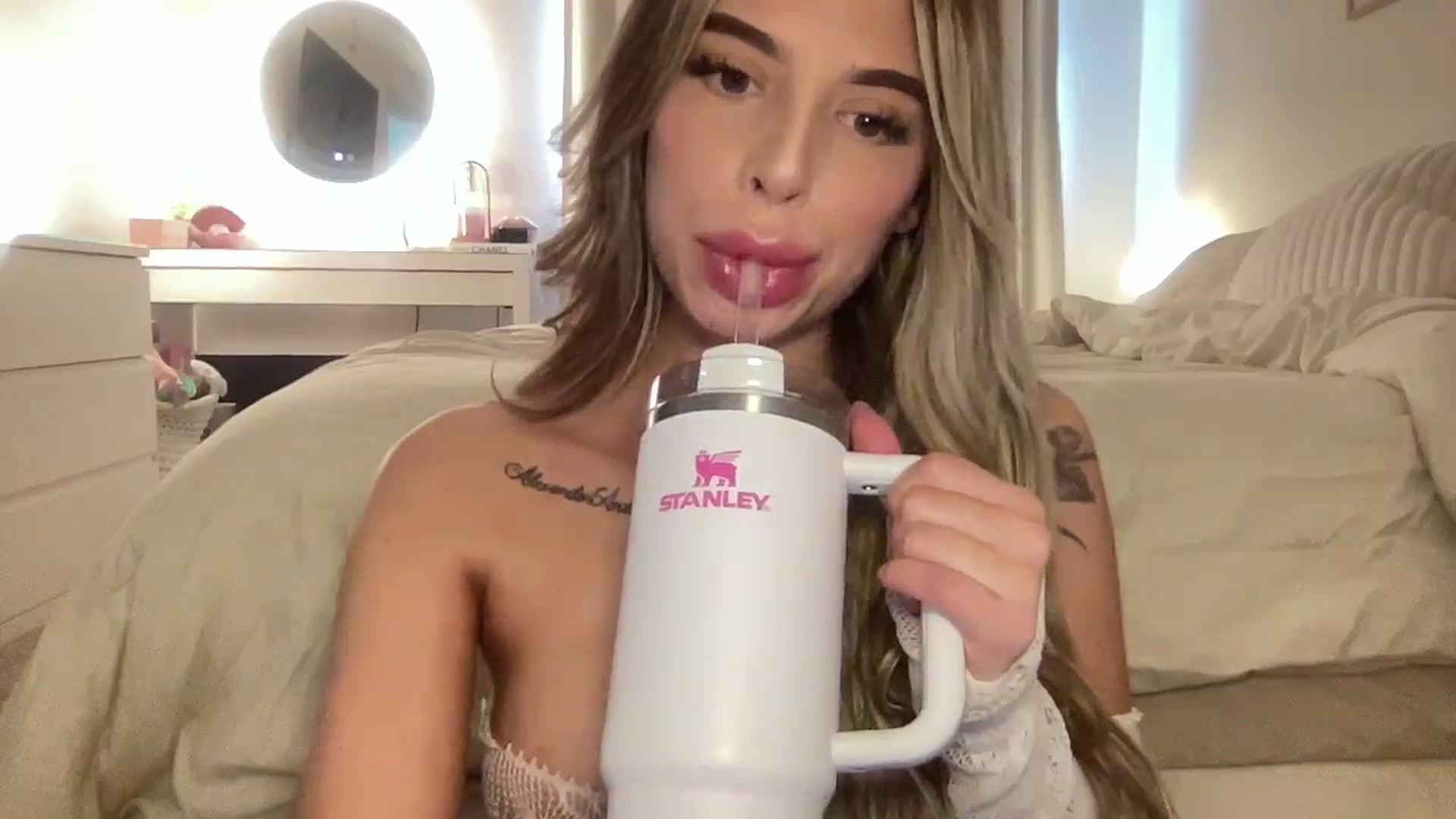 Gallery image thumbnail from aryaaxo's myfreecams stream on, 01/26/2026, 21:00 image 10 of 20