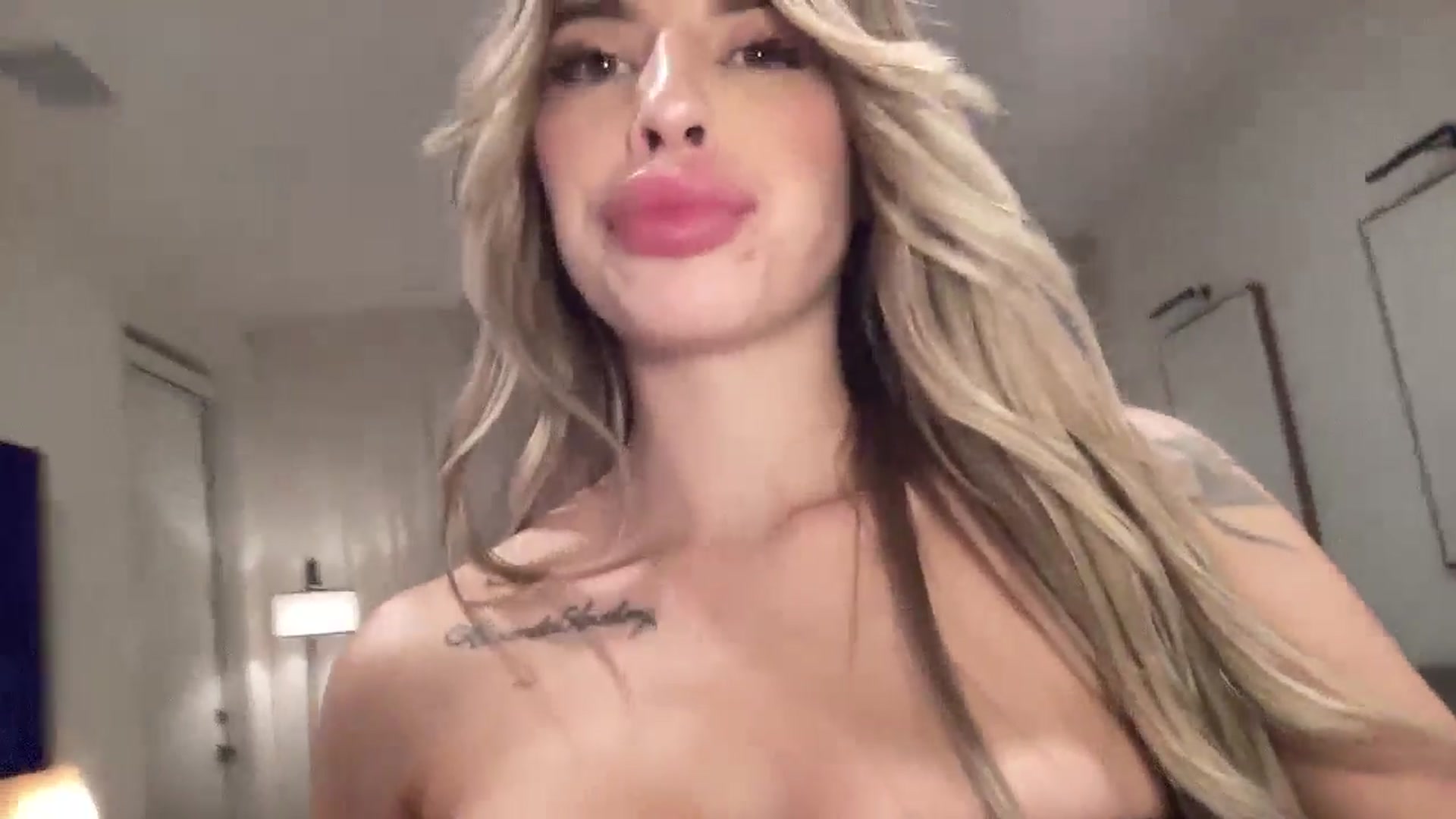 Gallery image thumbnail from aryaaxo's myfreecams stream on, 01/27/2026, 08:13 image 8 of 20
