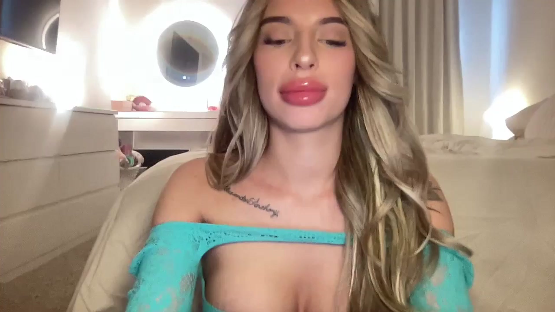 Gallery image thumbnail from aryaaxo's myfreecams stream on, 01/27/2026, 20:50 image 1 of 20