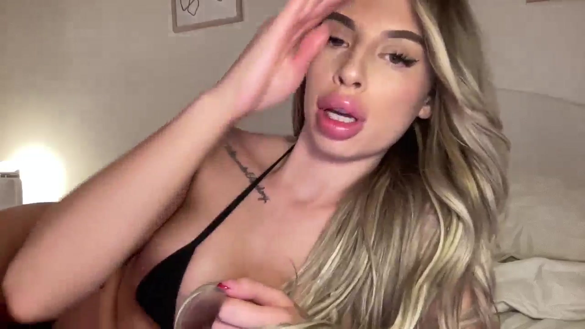 Gallery image thumbnail from aryaaxo's myfreecams stream on, 01/30/2026, 09:17 image 13 of 20