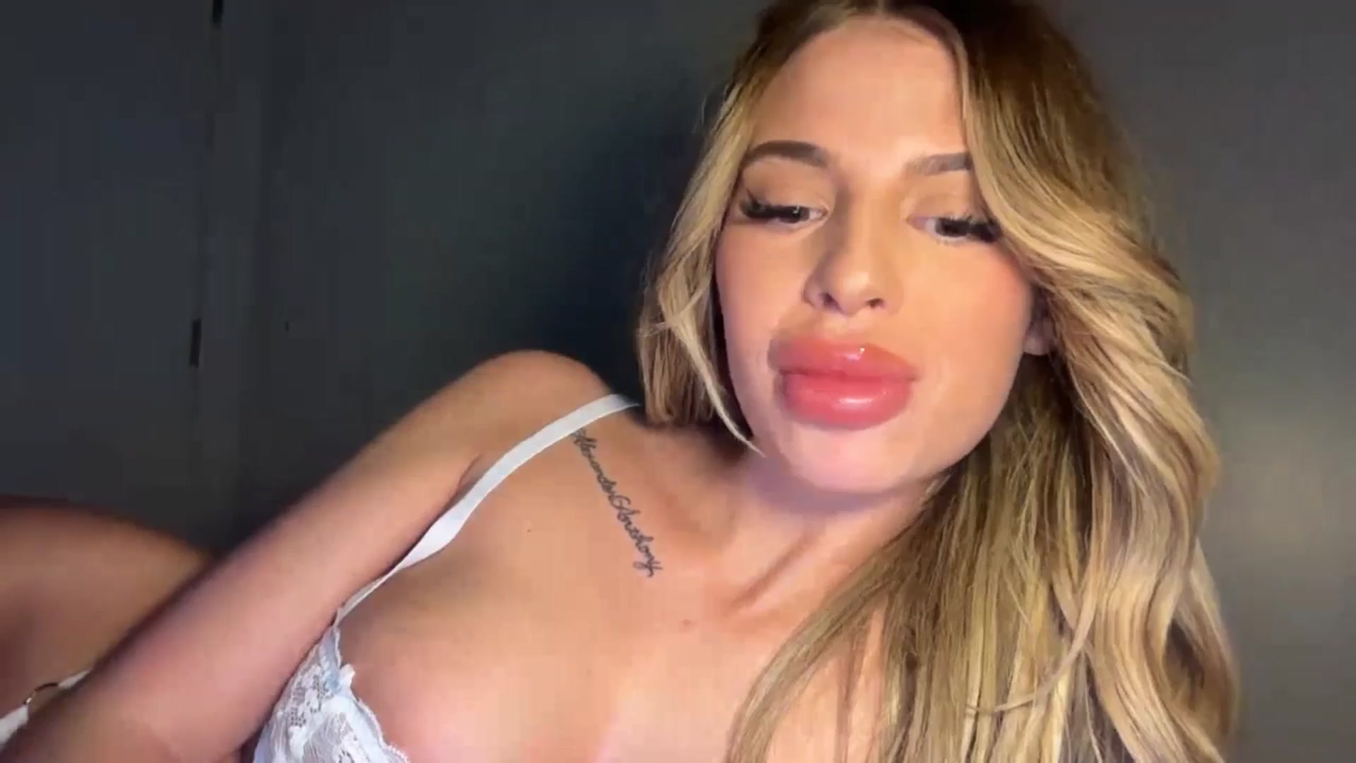 Gallery image thumbnail from aryaaxo's myfreecams stream on, 02/01/2026, 07:57 image 13 of 20