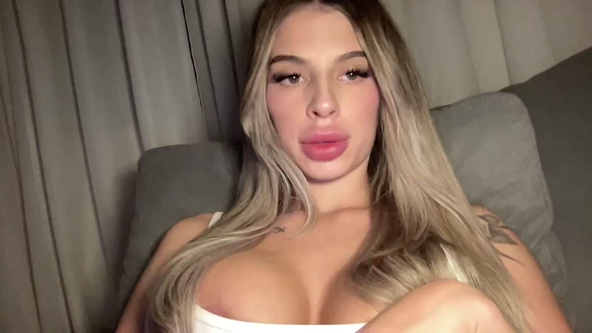 Gallery image thumbnail from aryaaxo's myfreecams stream on, 02/03/2026, 09:32 image 1 of 20