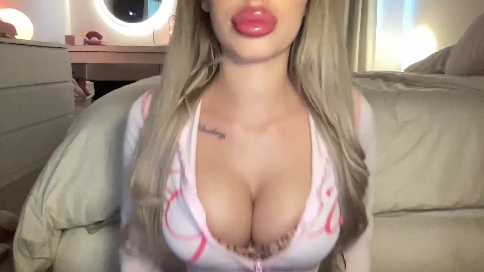 Gallery image thumbnail from aryaaxo's myfreecams stream on, 02/03/2026, 19:47 image 1 of 20