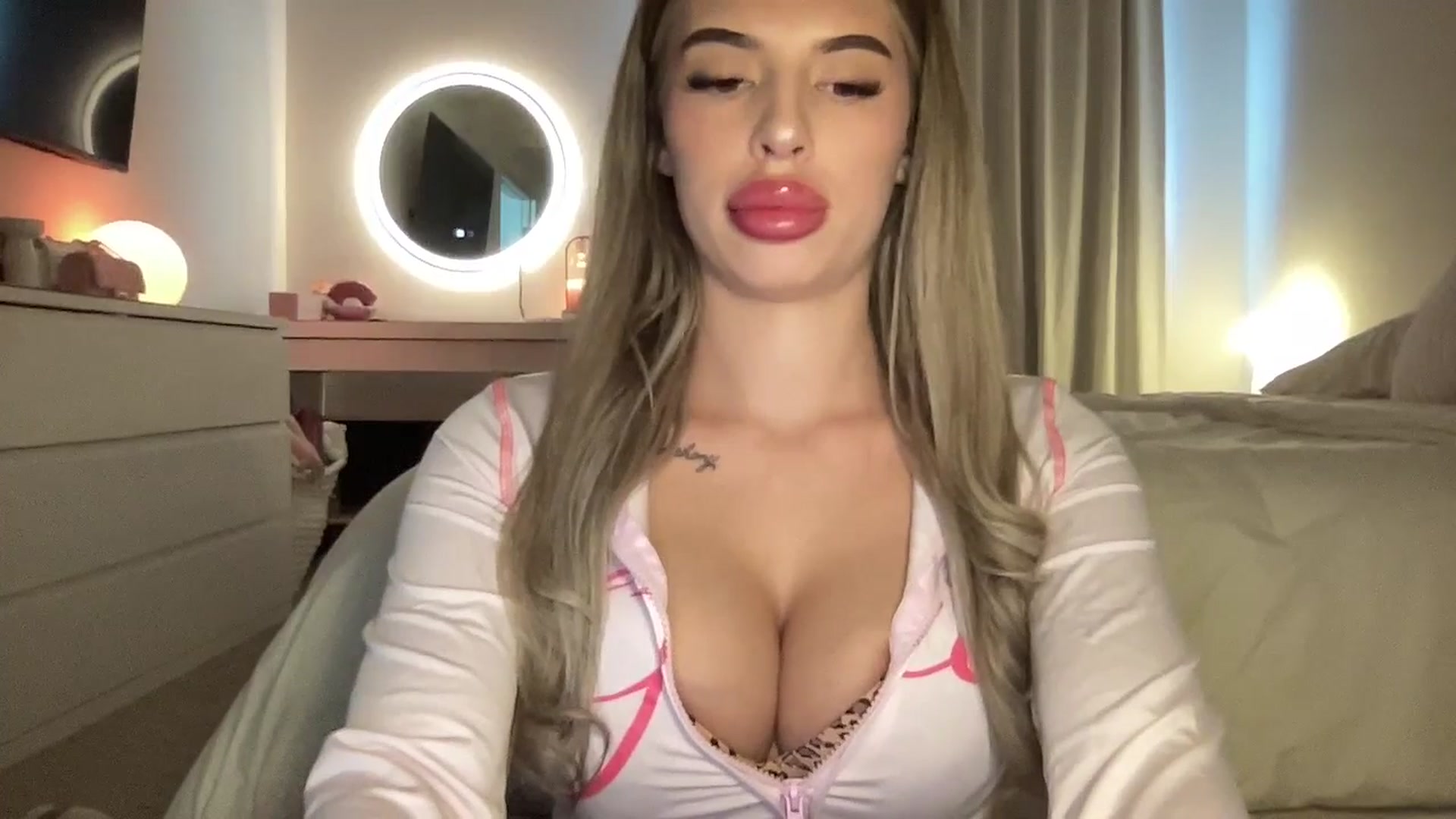 Gallery image thumbnail from aryaaxo's myfreecams stream on, 02/03/2026, 19:47 image 15 of 20