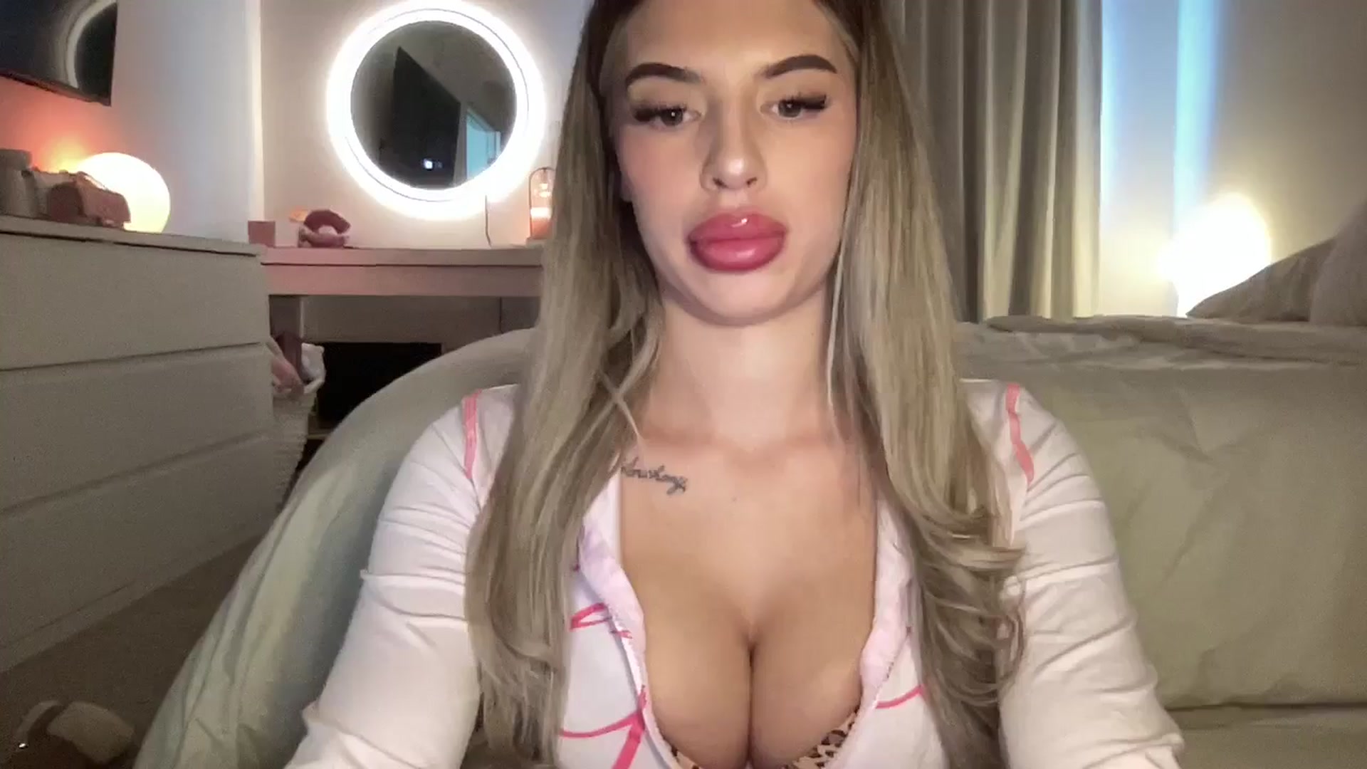 Gallery image thumbnail from aryaaxo's myfreecams stream on, 02/03/2026, 19:47 image 18 of 20