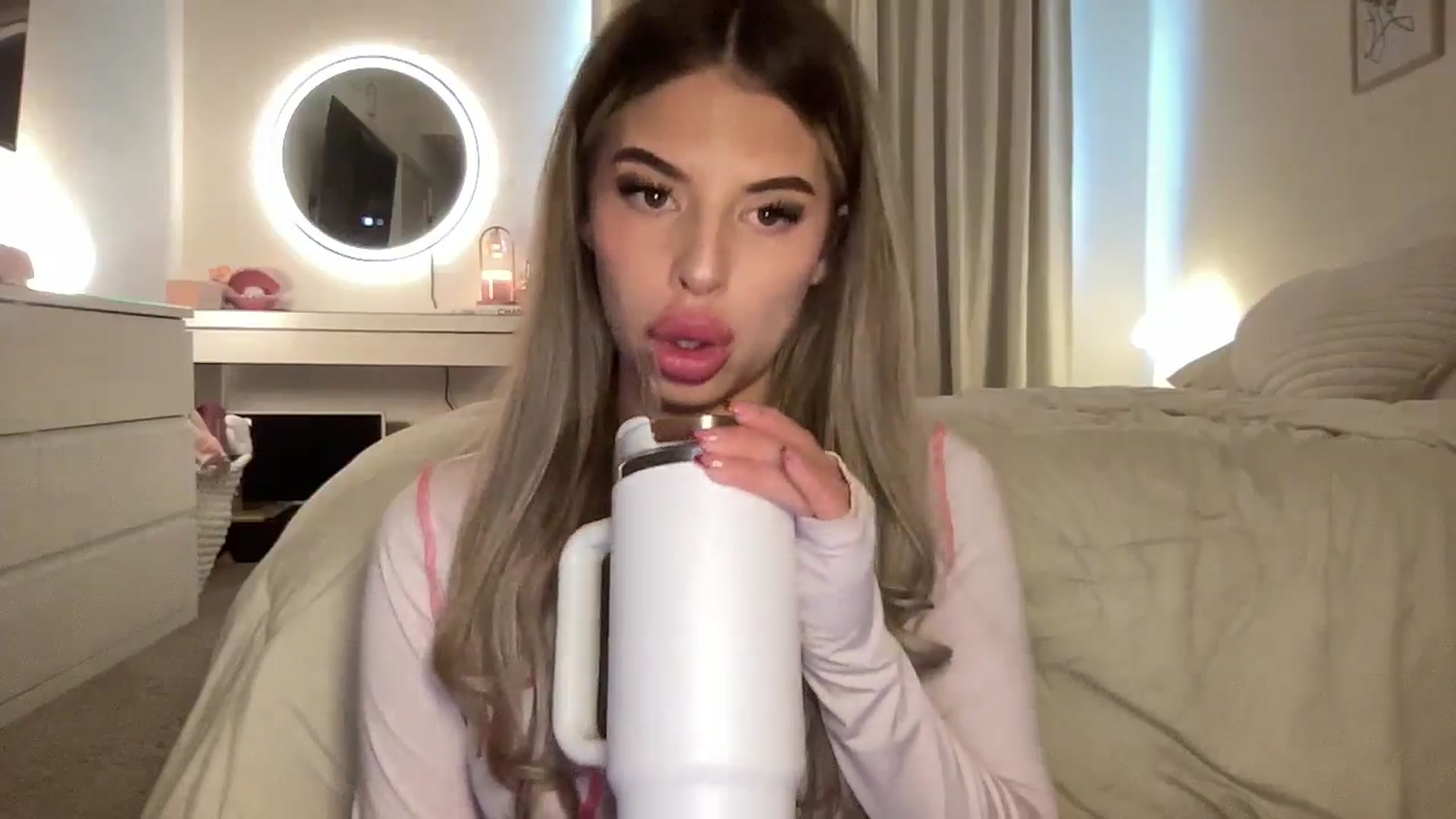 Gallery image thumbnail from aryaaxo's myfreecams stream on, 02/03/2026, 21:25 image 12 of 20