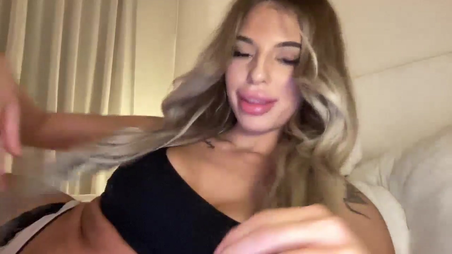 Gallery image thumbnail from aryaaxo's myfreecams stream on, 02/13/2026, 07:22 image 17 of 20
