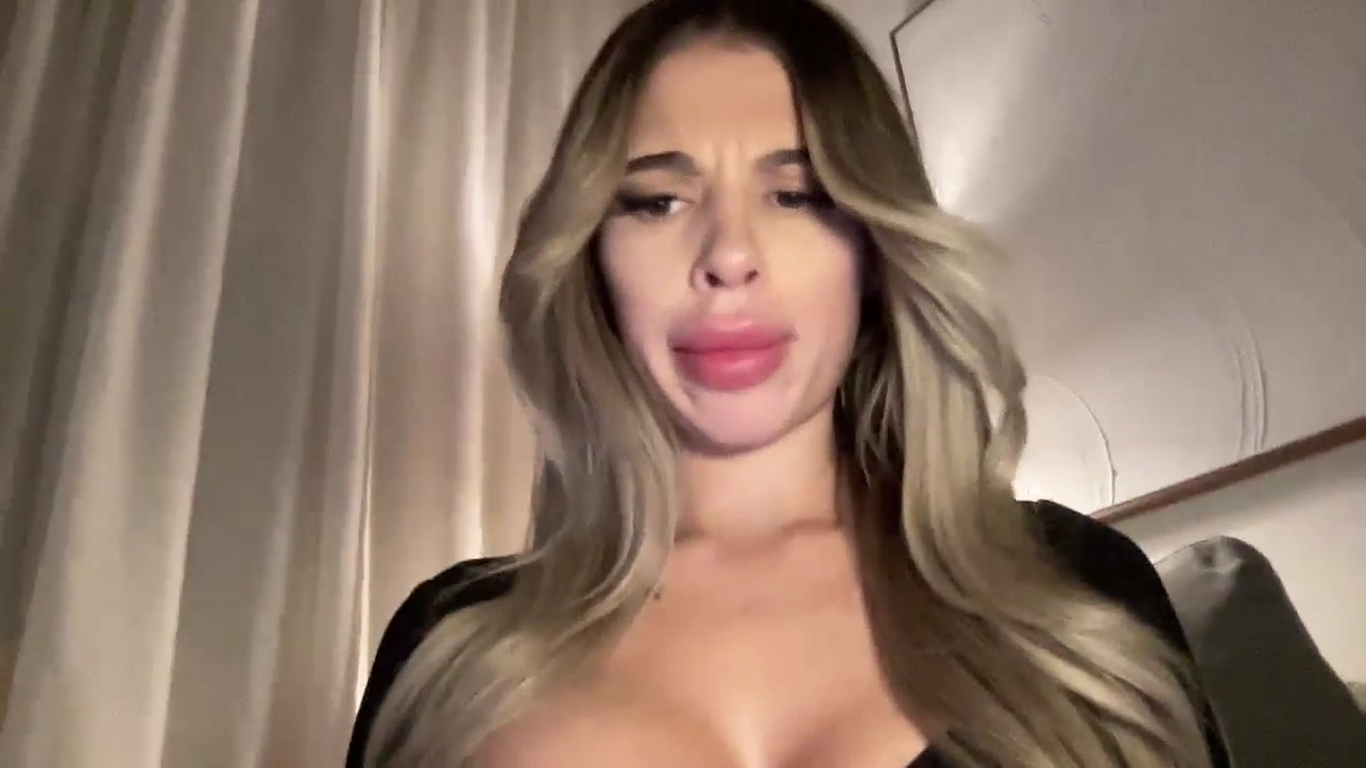 Gallery image thumbnail from aryaaxo's myfreecams stream on, 02/19/2026, 07:13 image 5 of 20