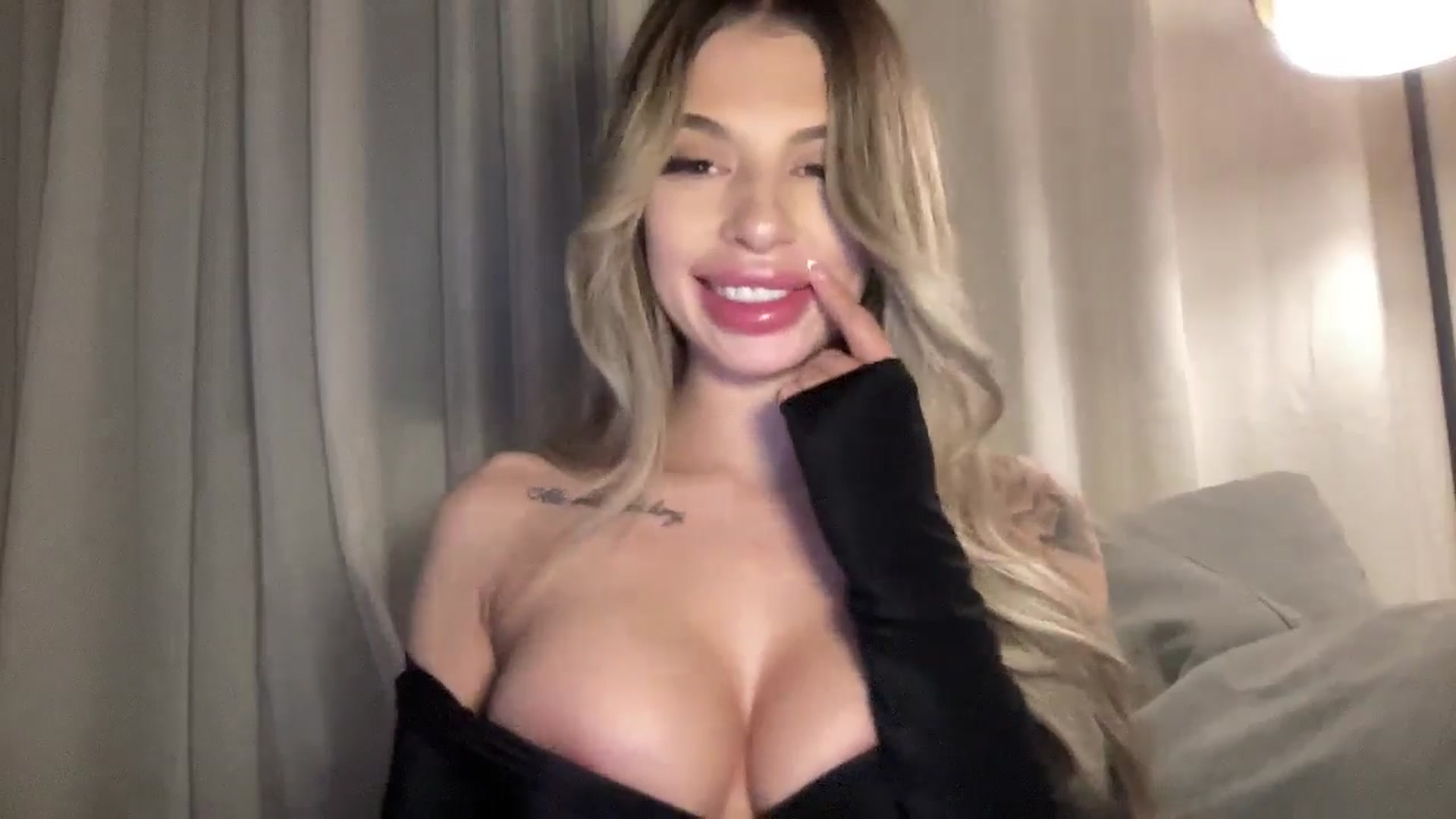 Gallery image thumbnail from aryaaxo's myfreecams stream on, 02/19/2026, 07:13 image 11 of 20