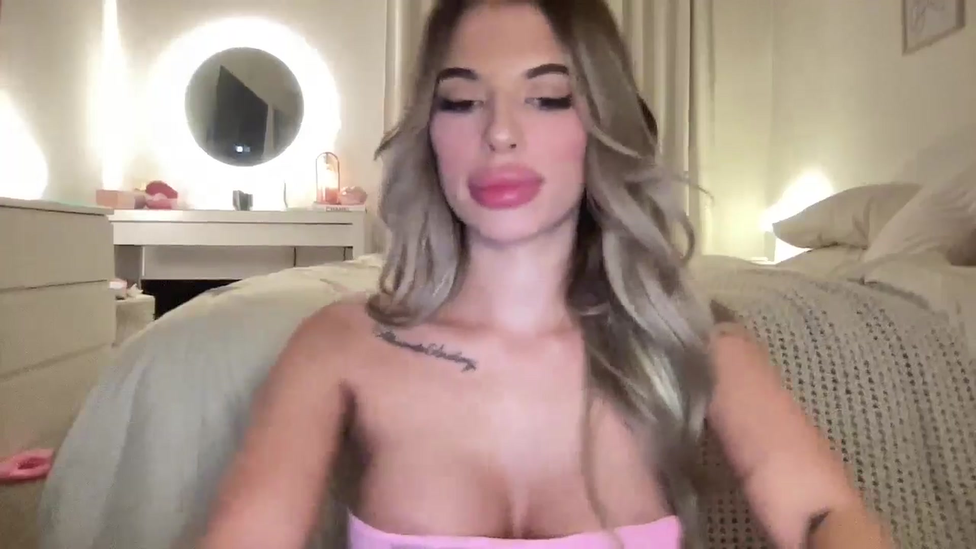 Gallery image thumbnail from aryaaxo's myfreecams stream on, 02/21/2026, 07:48 image 3 of 20