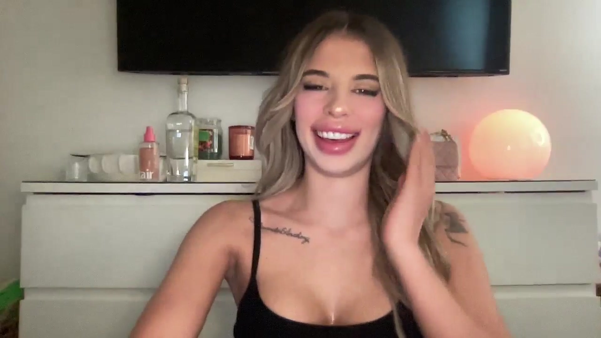 Gallery image thumbnail from aryaaxo's myfreecams stream on, 02/21/2026, 22:42 image 15 of 20