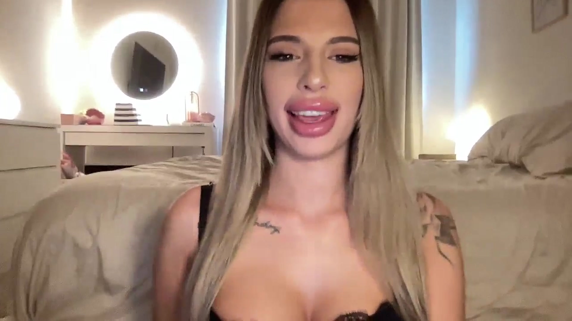 Gallery image thumbnail from aryaaxo's myfreecams stream on, 03/18/2026, 18:48 image 11 of 20