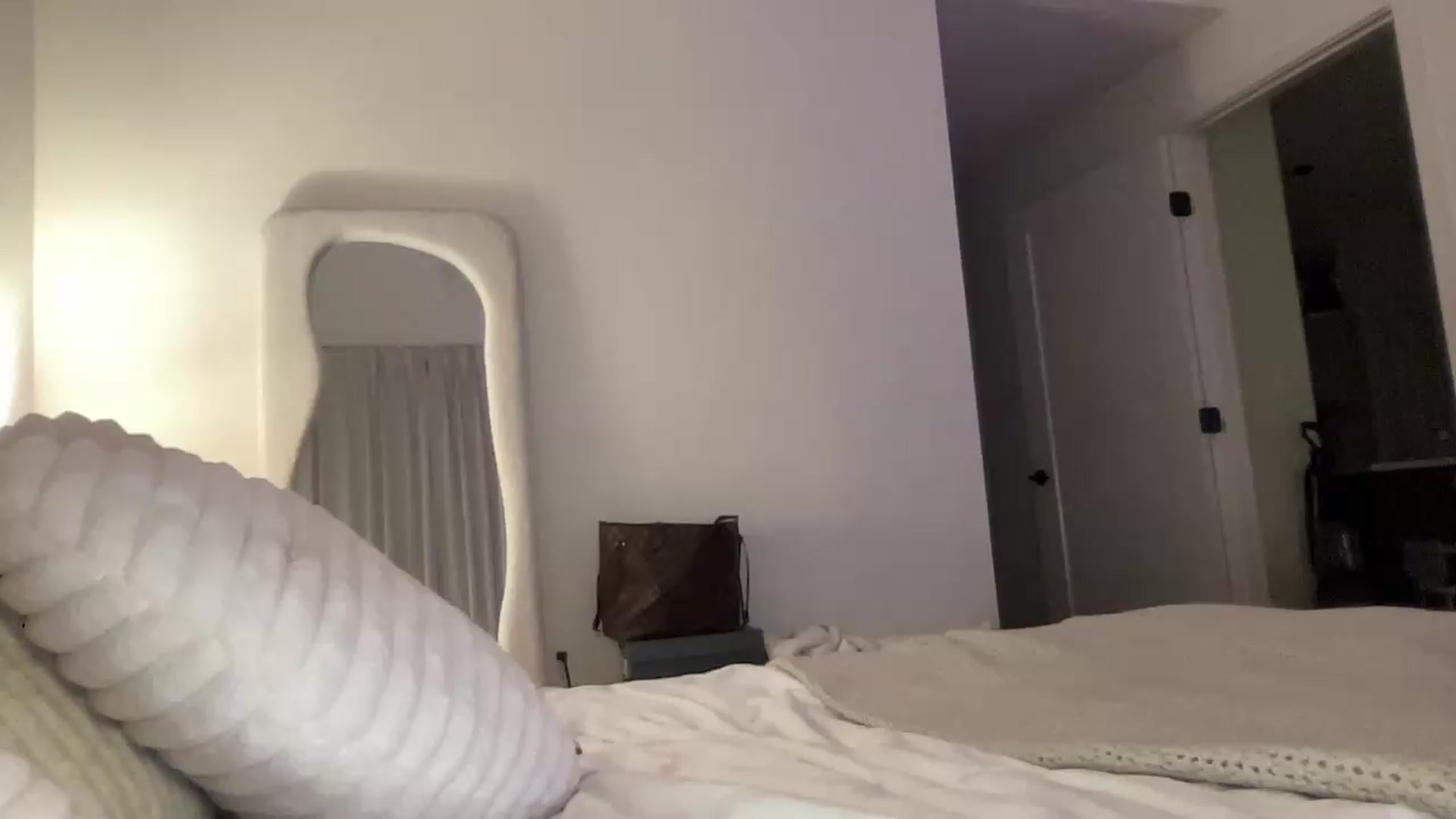 Gallery image thumbnail from aryaaxo's myfreecams stream on, 06/11/2026, 05:01 image 2 of 20