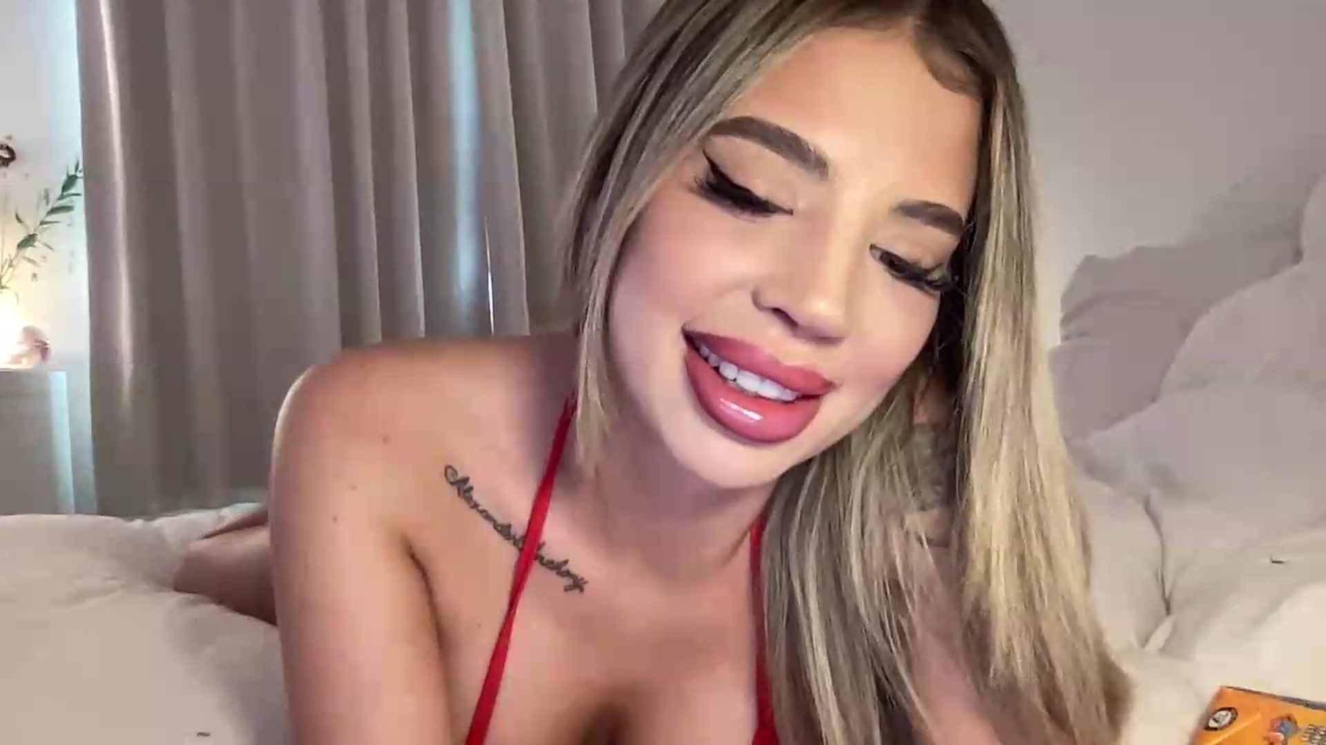 Gallery image thumbnail from aryaaxo's myfreecams stream on, 07/04/2026, 01:32 image 12 of 20