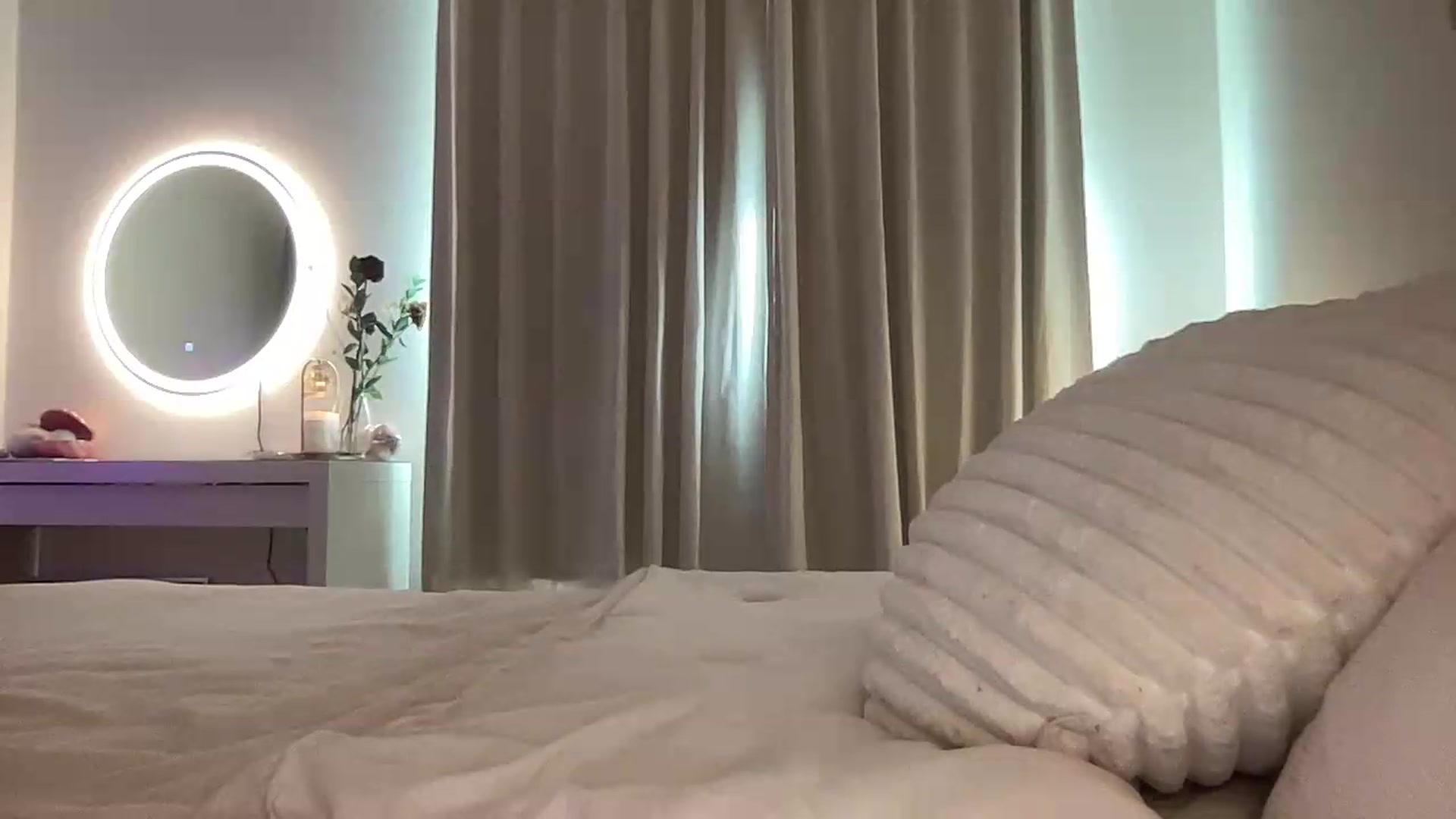 Gallery image thumbnail from aryaaxo's myfreecams stream on, 07/08/2026, 03:18 image 2 of 20