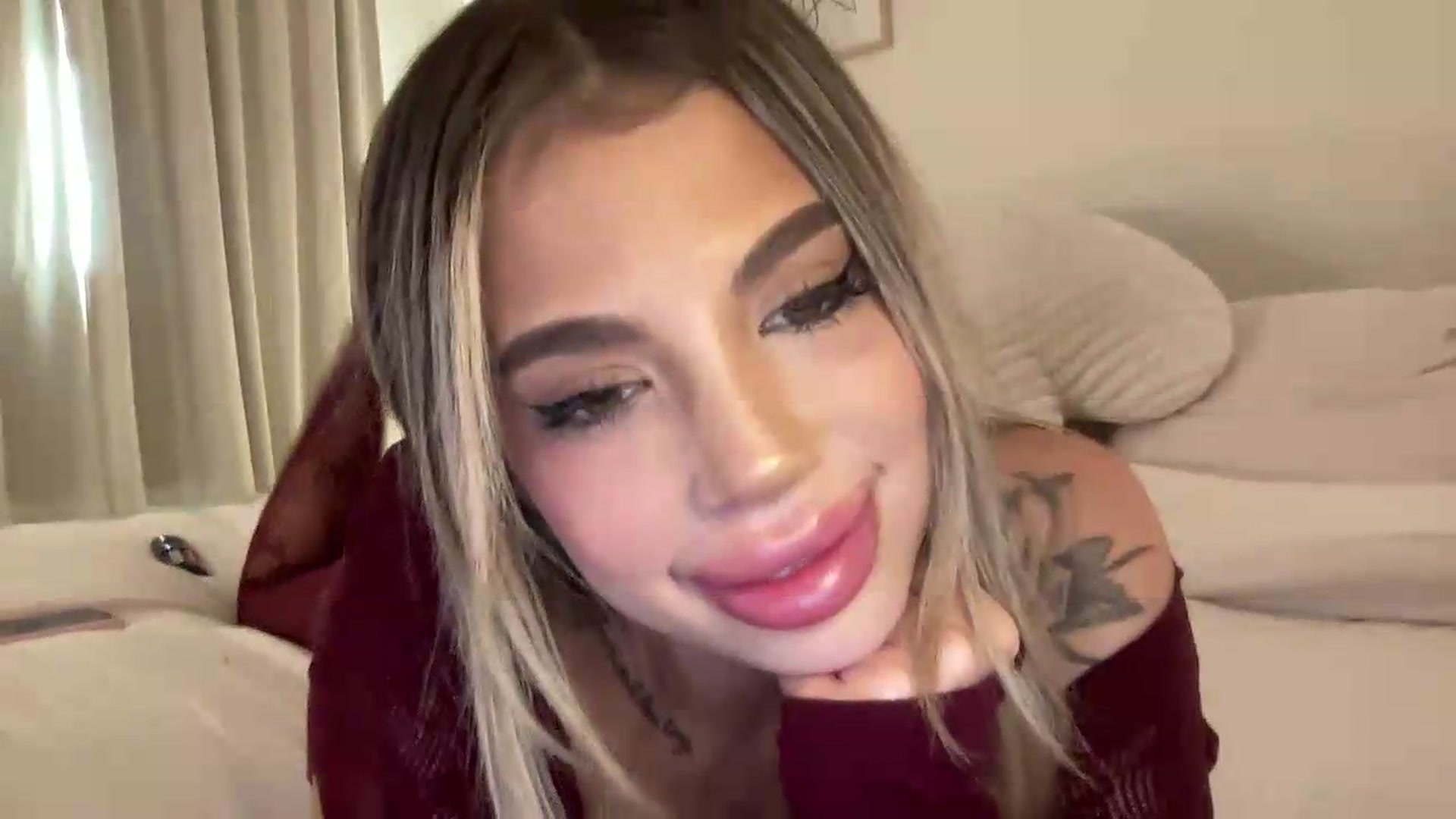 Gallery image thumbnail from aryaaxo's myfreecams stream on, 07/08/2026, 03:18 image 10 of 20