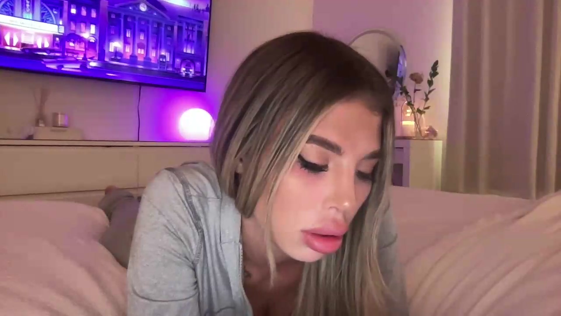 Gallery image thumbnail from aryaaxo's myfreecams stream on, 07/09/2026, 02:54 image 10 of 20