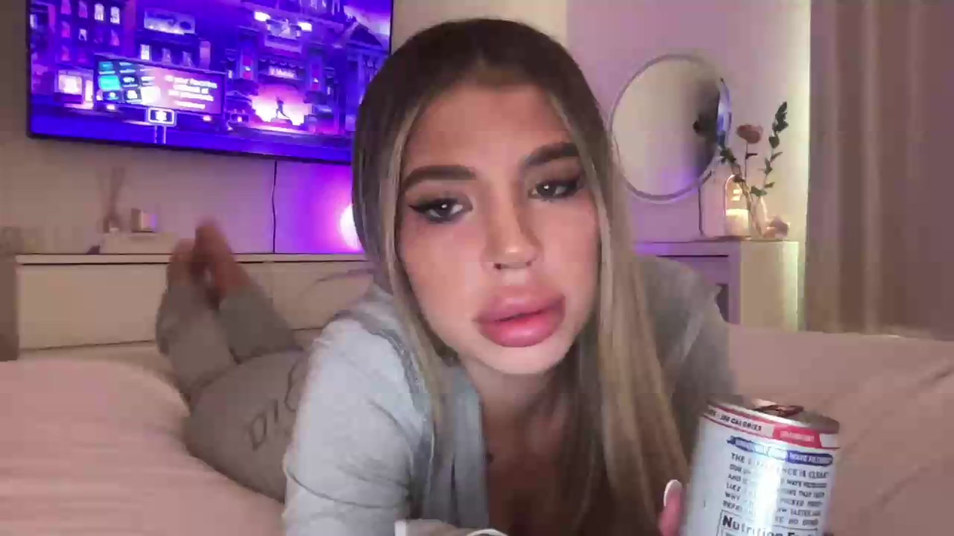 Gallery image thumbnail from aryaaxo's myfreecams stream on, 07/09/2026, 02:54 image 1 of 20