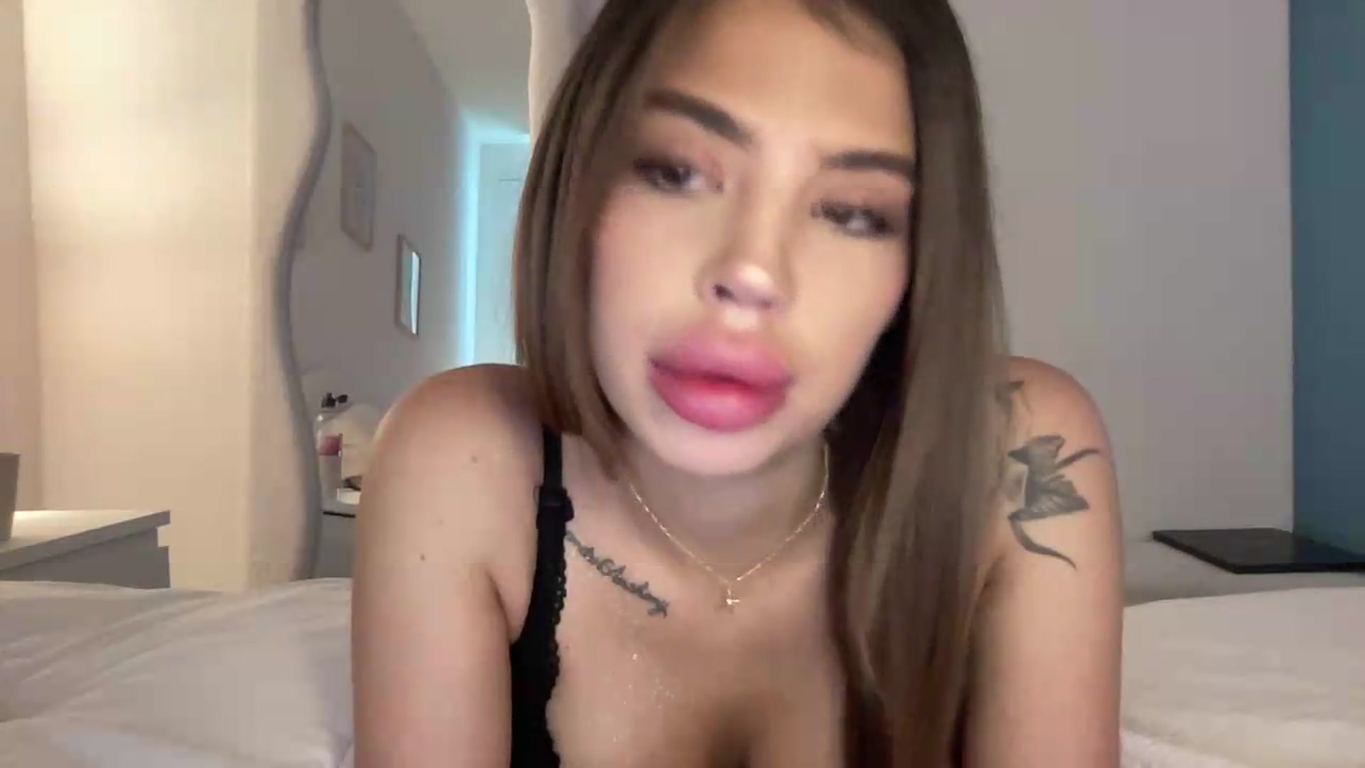 Gallery image thumbnail from aryaaxo's myfreecams stream on, 08/04/2026, 19:46 image 20 of 20