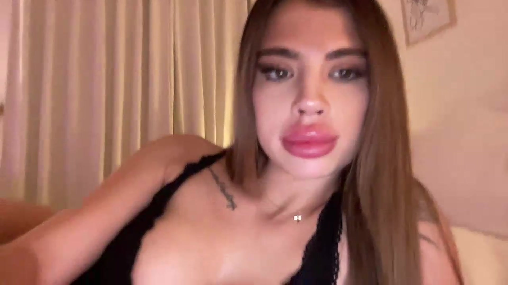 Gallery image thumbnail from aryaaxo's myfreecams stream on, 08/05/2026, 04:28 image 16 of 20
