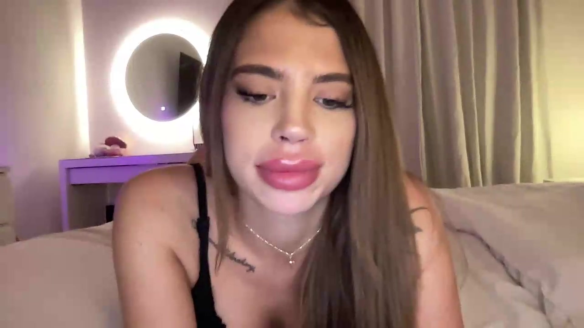 Gallery image thumbnail from aryaaxo's myfreecams stream on, 08/05/2026, 04:28 image 7 of 20