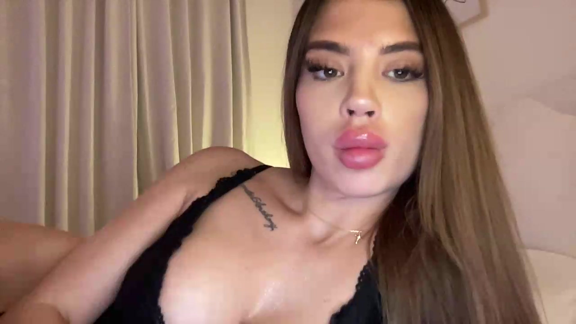 Gallery image thumbnail from aryaaxo's myfreecams stream on, 08/05/2026, 04:28 image 9 of 20