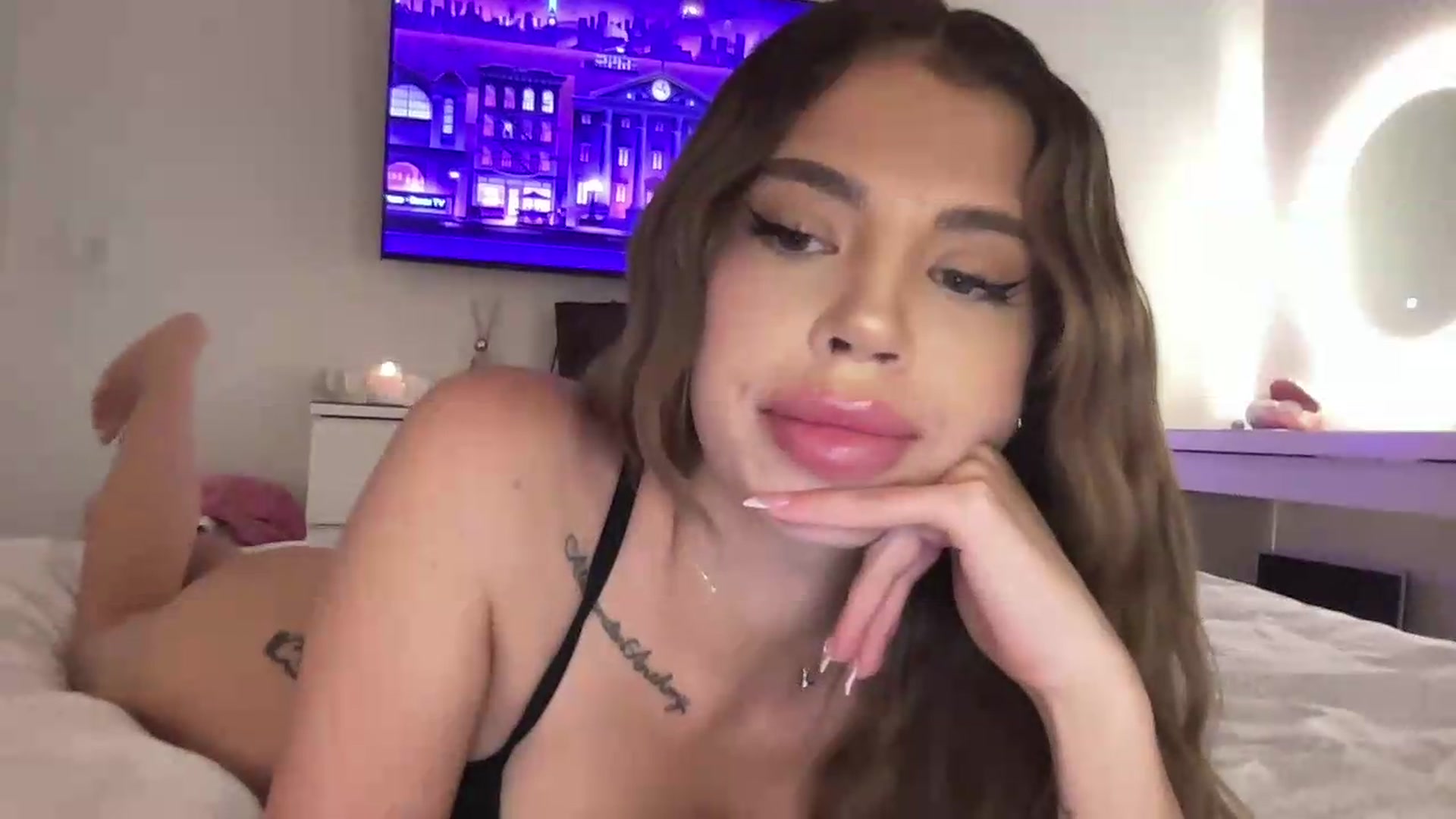 Gallery image thumbnail from aryaaxo's myfreecams stream on, 08/10/2026, 19:08 image 4 of 20