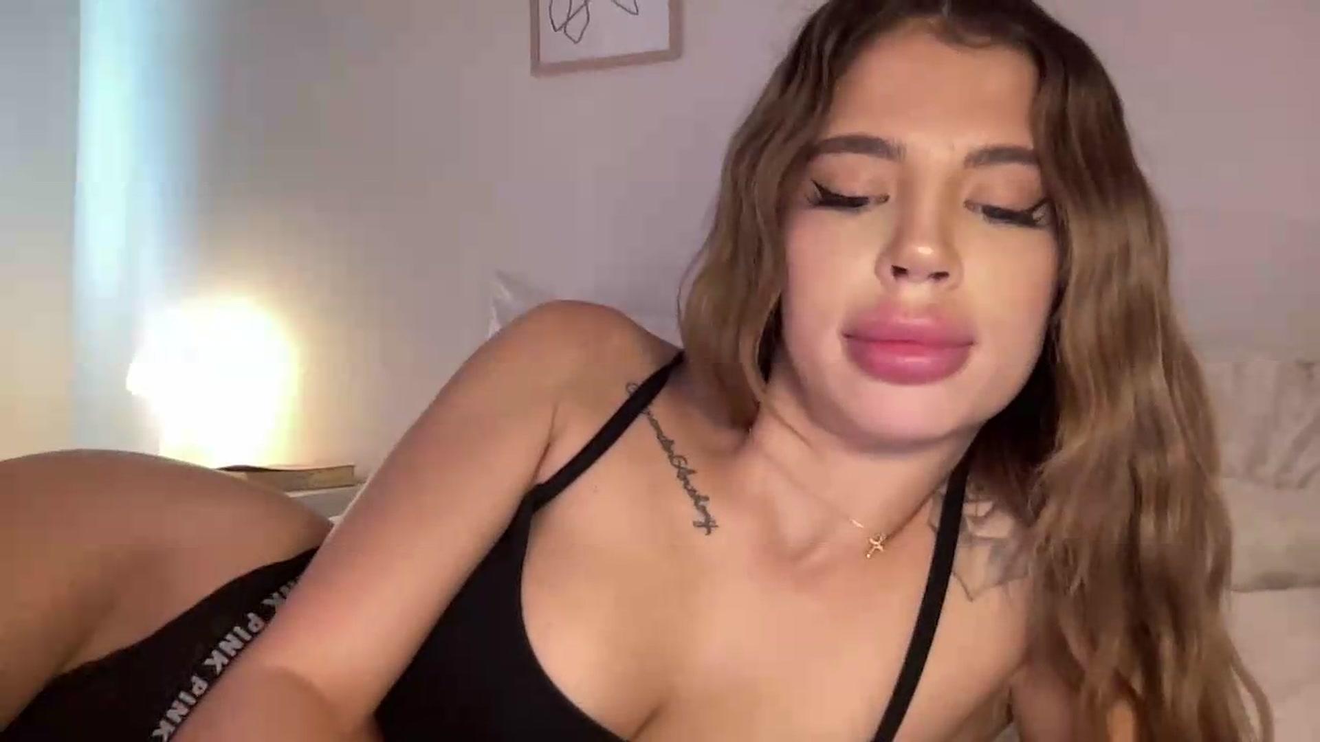 Gallery image thumbnail from aryaaxo's myfreecams stream on, 08/10/2026, 20:56 image 19 of 20