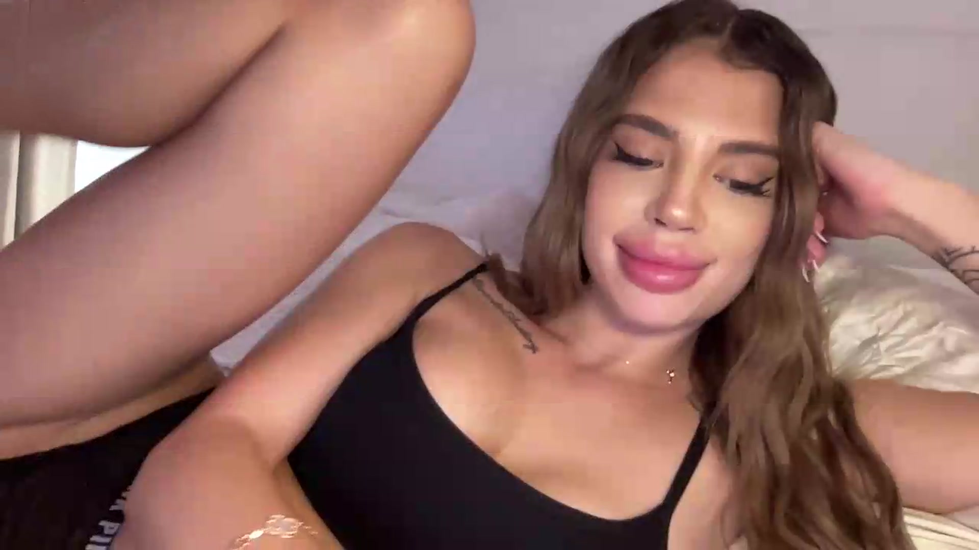 Gallery image thumbnail from aryaaxo's myfreecams stream on, 08/10/2026, 21:26 image 18 of 20