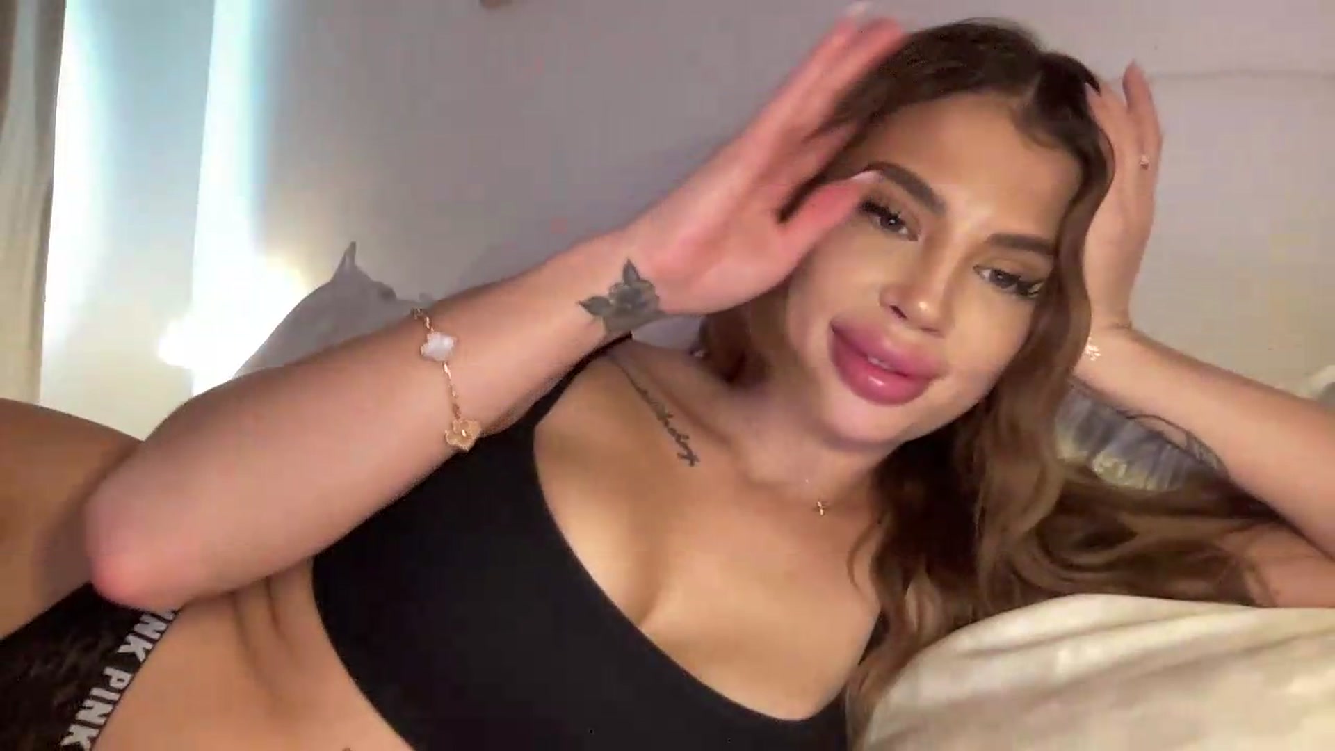 Gallery image thumbnail from aryaaxo's myfreecams stream on, 08/10/2026, 21:26 image 6 of 20
