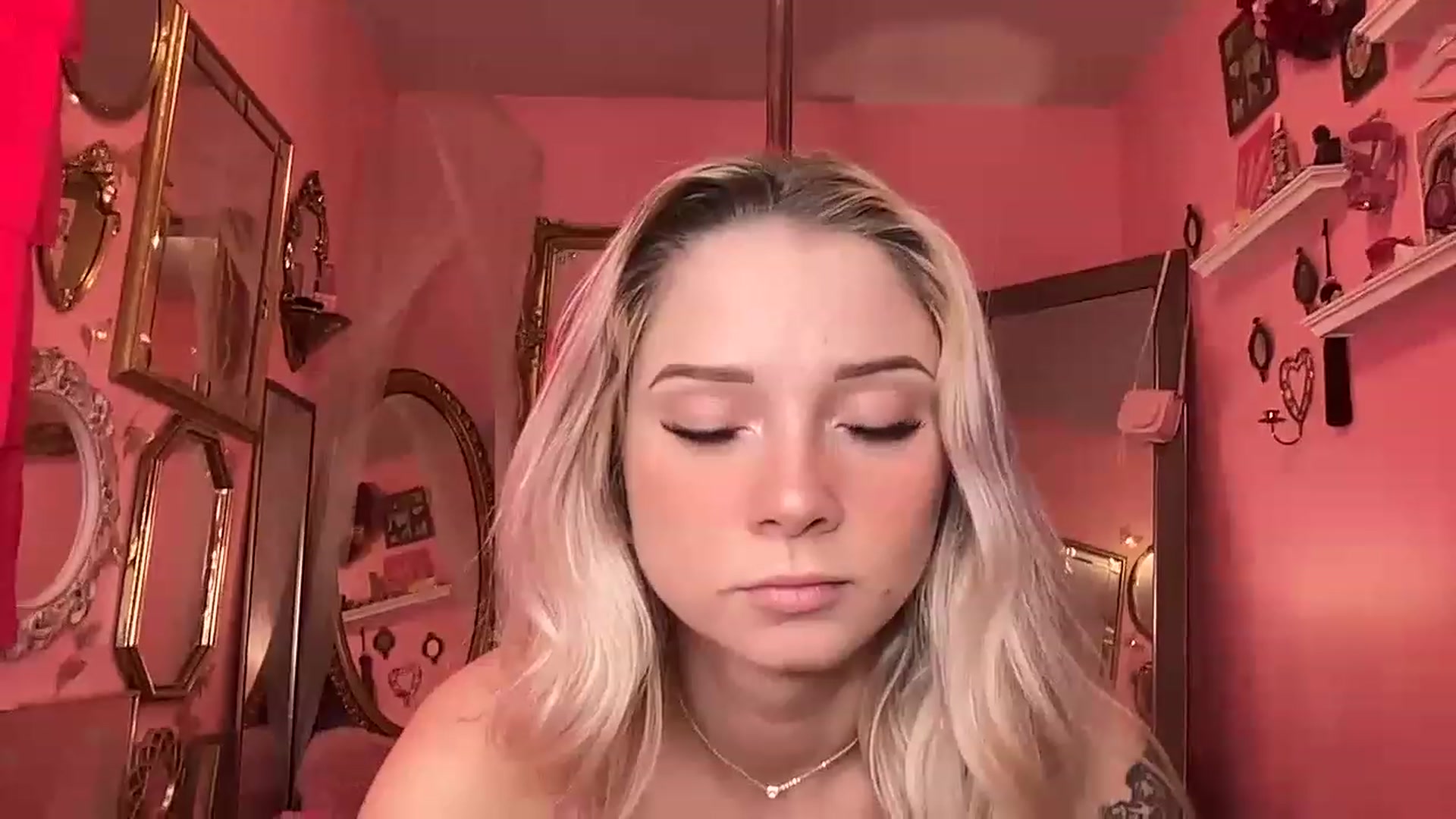 Gallery image thumbnail from ashbabyyy's myfreecams stream on, 02/02/2023, 22:24 image 8 of 20