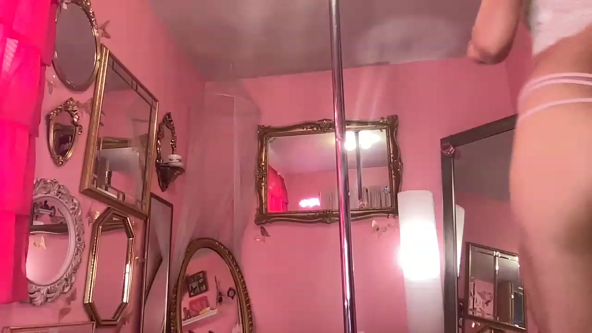 Gallery image thumbnail from ashbabyyy's myfreecams stream on, 06/04/2023, 19:51 image 19 of 20