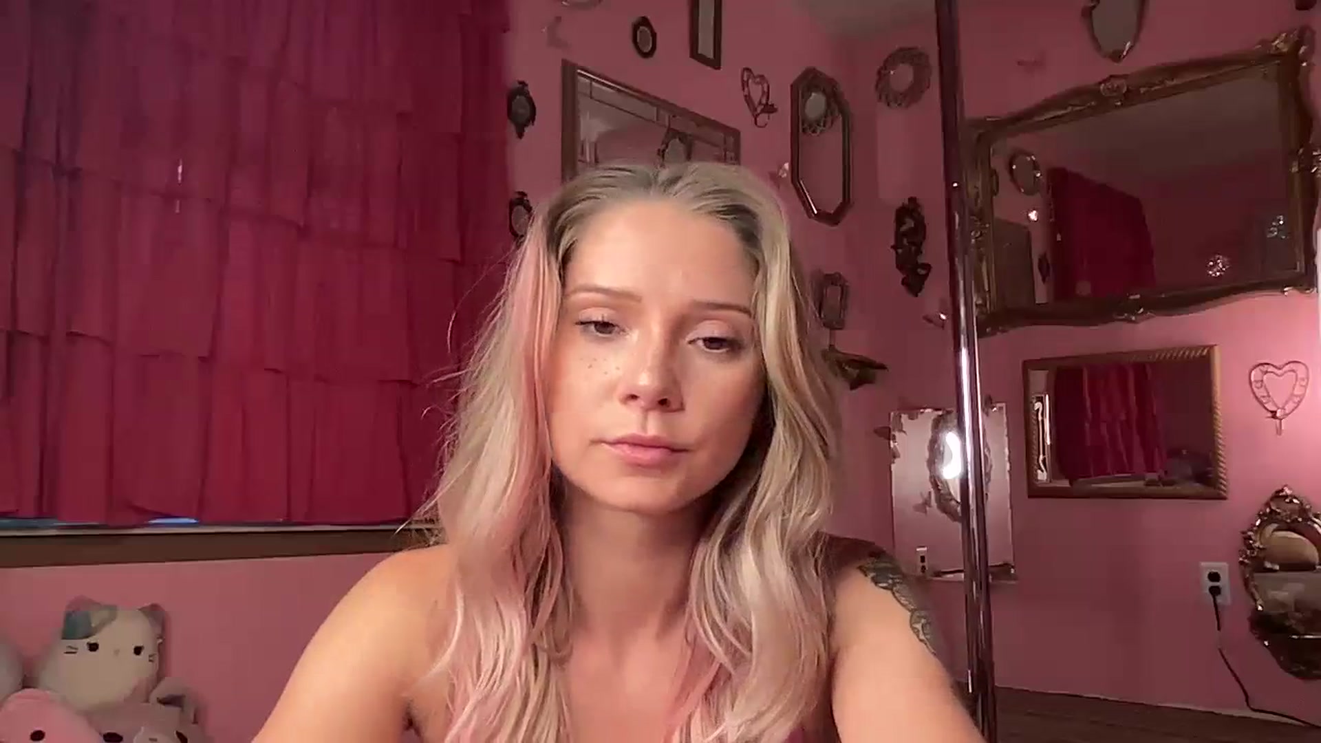Gallery image thumbnail from ashbabyyy's myfreecams stream on, 07/26/2023, 24:44 image 2 of 20