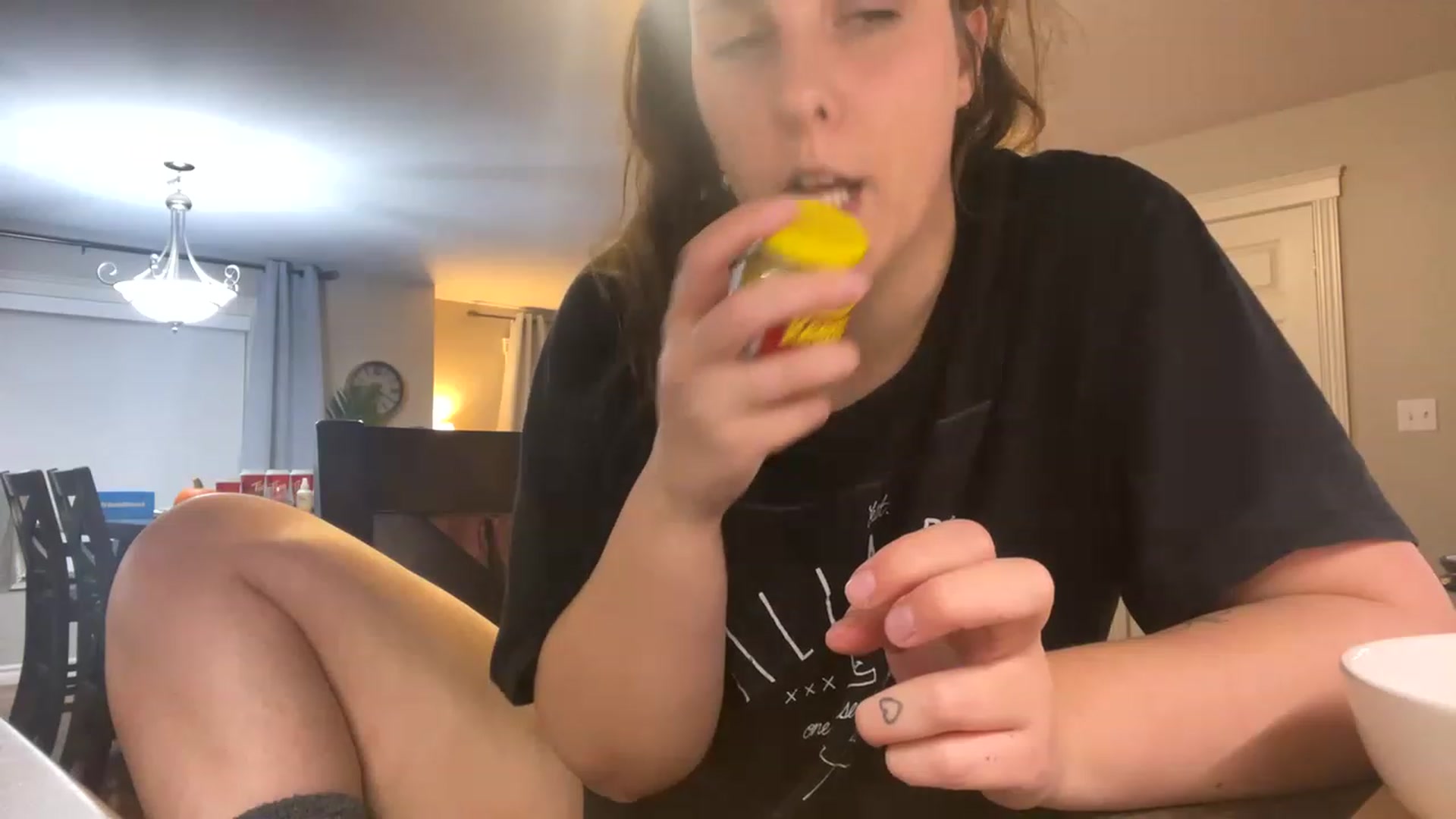 Gallery image thumbnail from ashhmiller7's myfreecams stream on, 11/17/2022, 02:39 image 5 of 20