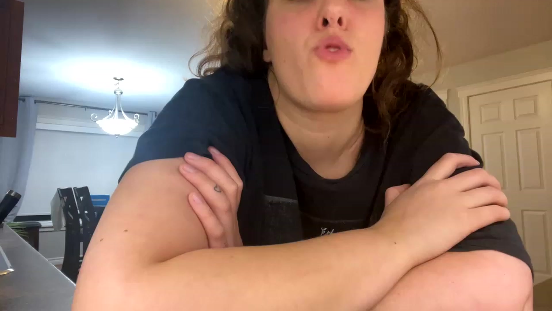 Gallery image thumbnail from ashhmiller7's myfreecams stream on, 11/17/2022, 02:39 image 17 of 20