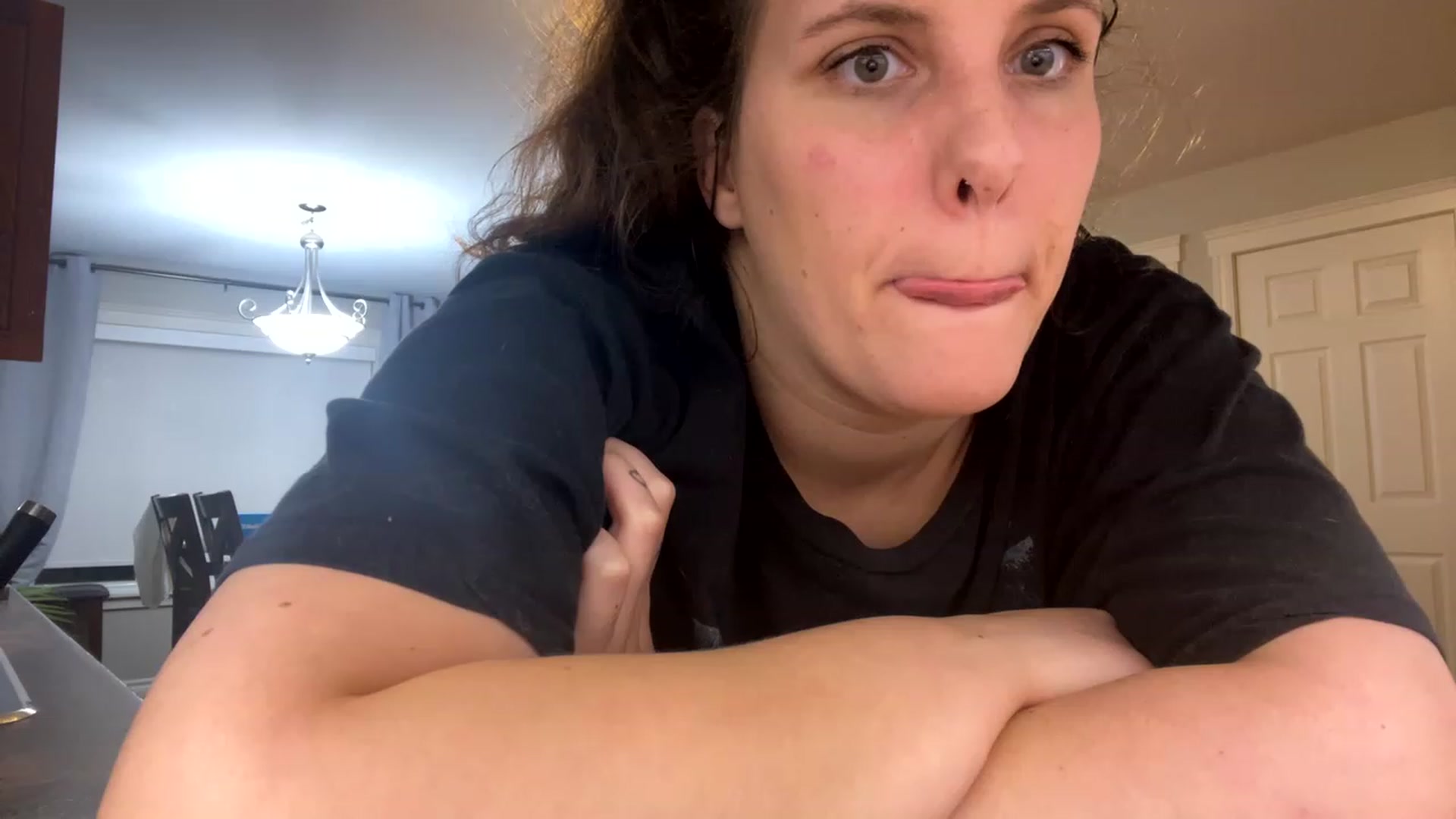 Gallery image thumbnail from ashhmiller7's myfreecams stream on, 11/17/2022, 02:39 image 15 of 20
