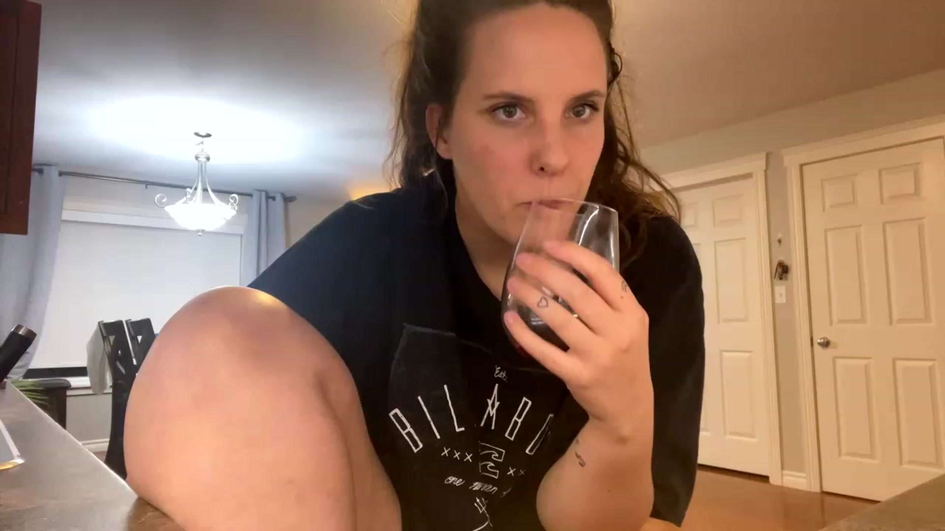 Gallery image thumbnail from ashhmiller7's myfreecams stream on, 11/17/2022, 02:39 image 18 of 20
