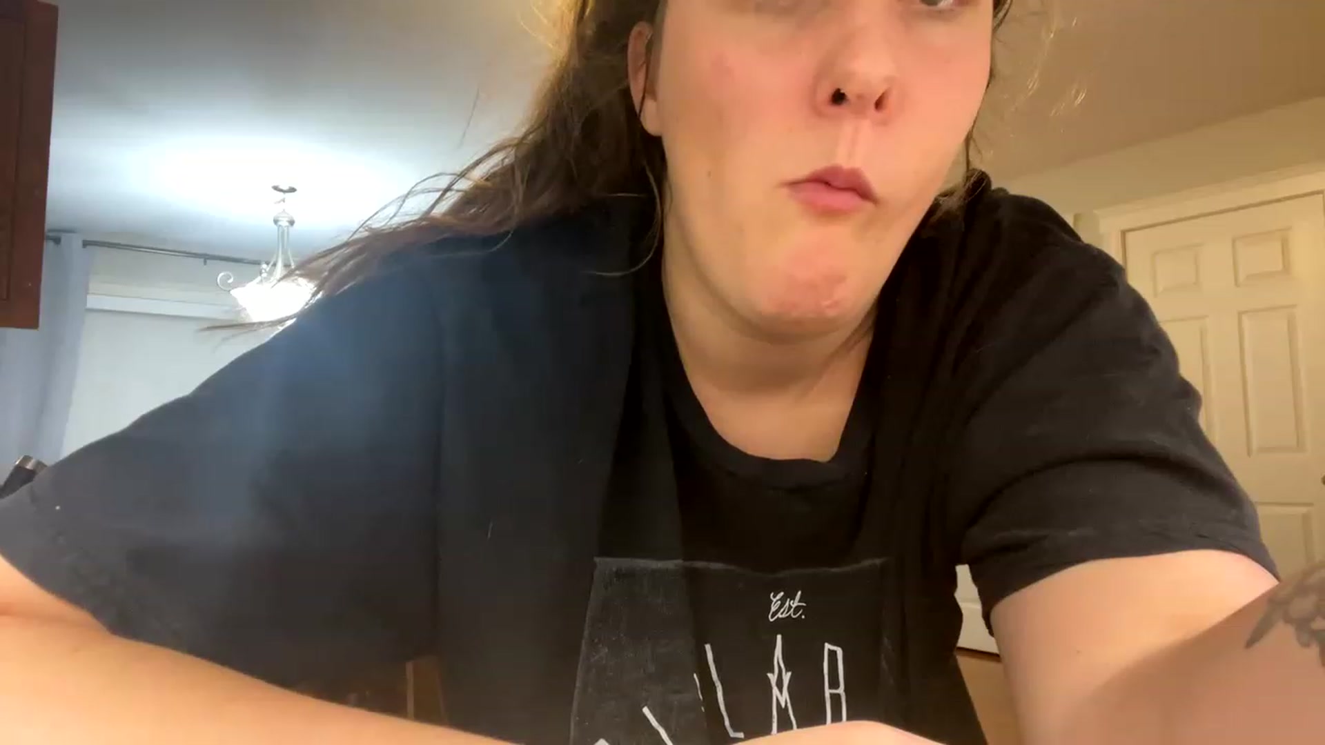 Gallery image thumbnail from ashhmiller7's myfreecams stream on, 11/17/2022, 02:39 image 9 of 20