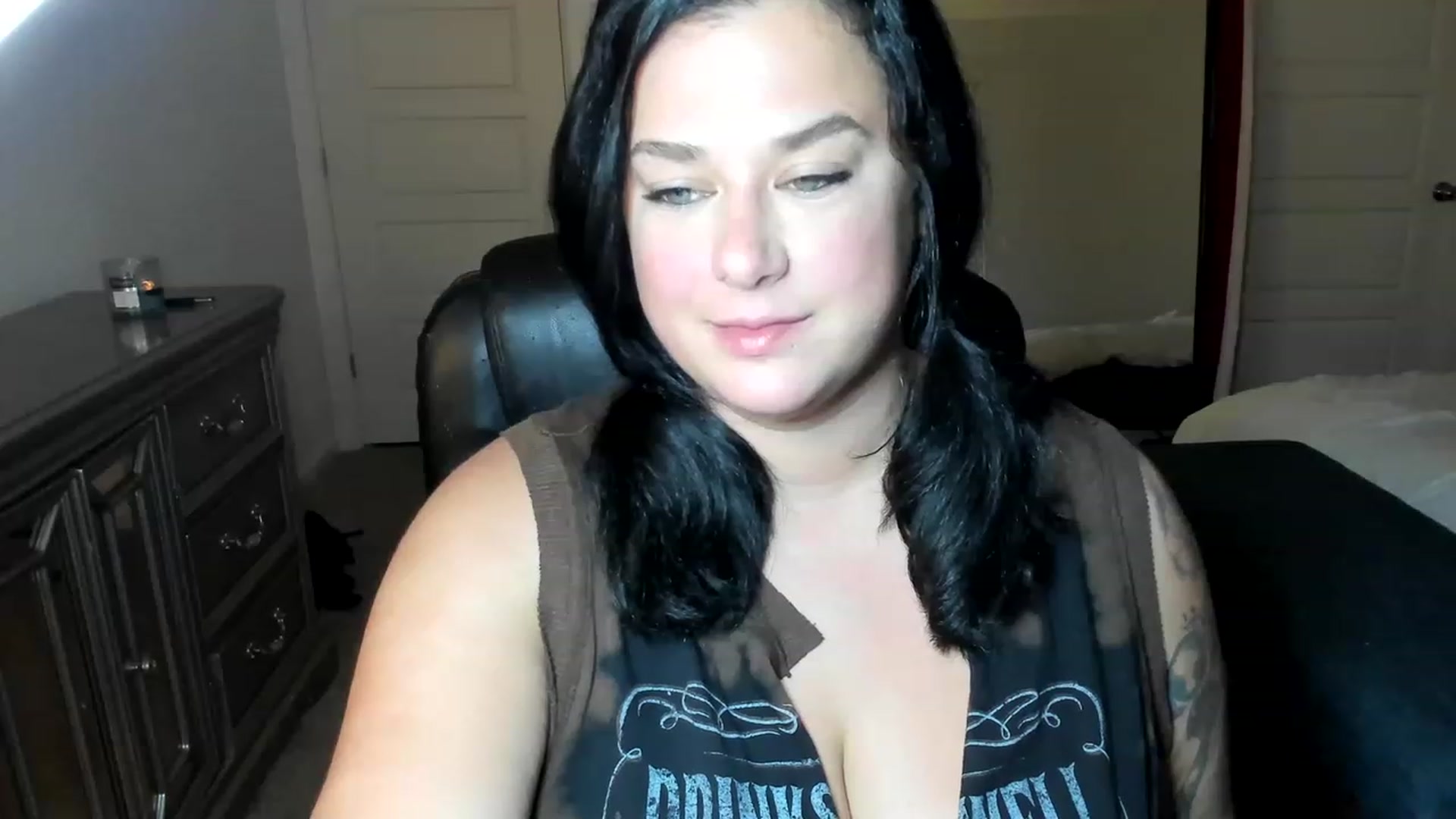 Gallery image thumbnail from ashley_lovesU's myfreecams stream on, 05/27/2023, 04:04 image 9 of 20