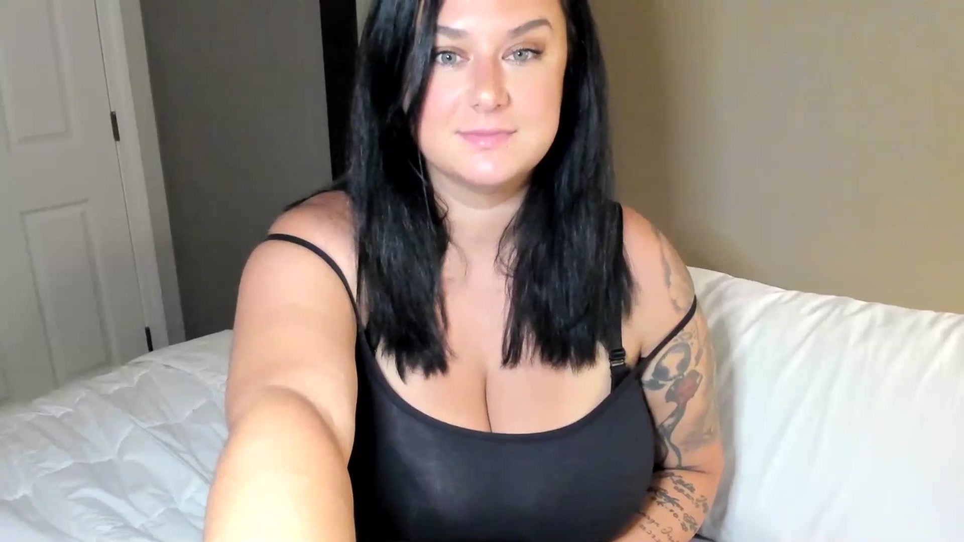 Gallery image thumbnail from ashley_lovesU's myfreecams stream on, 07/05/2023, 23:24 image 19 of 20