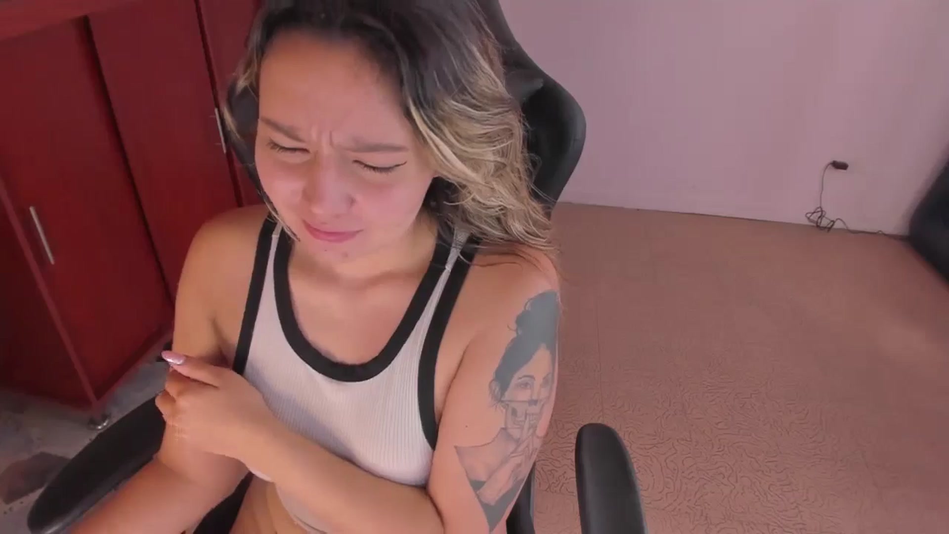 Gallery image thumbnail from ashley_smith1's myfreecams stream on, 11/27/2024, 21:59 image 2 of 20